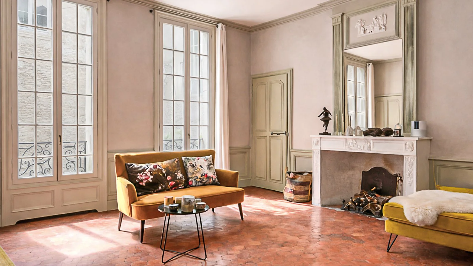 avignon-france-triplex-apartment-palais-des-papes-11.jpg