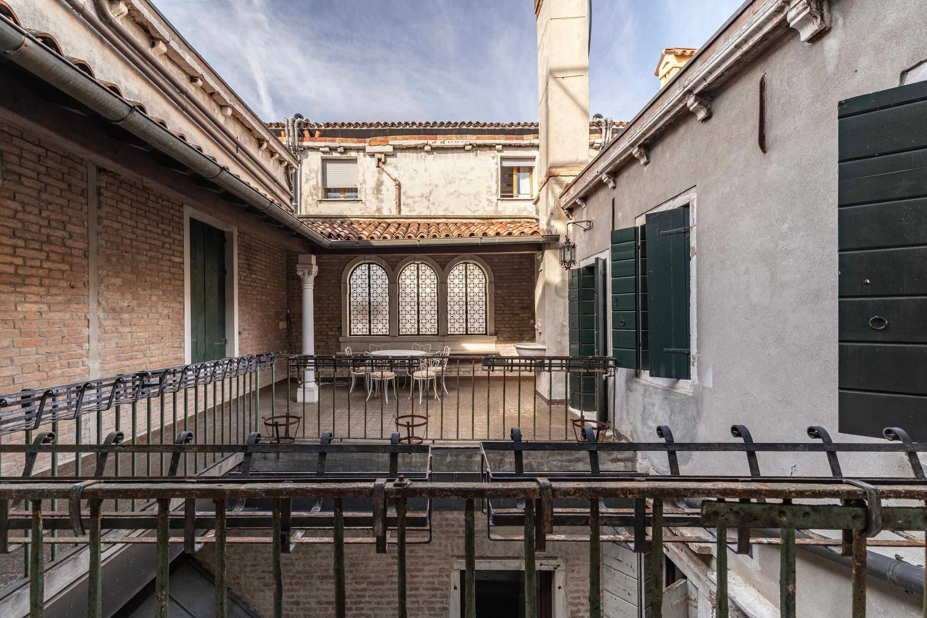 francis-york-frescoed-palazzo-residence-campo-santo-stefano-venice.-40.jpg