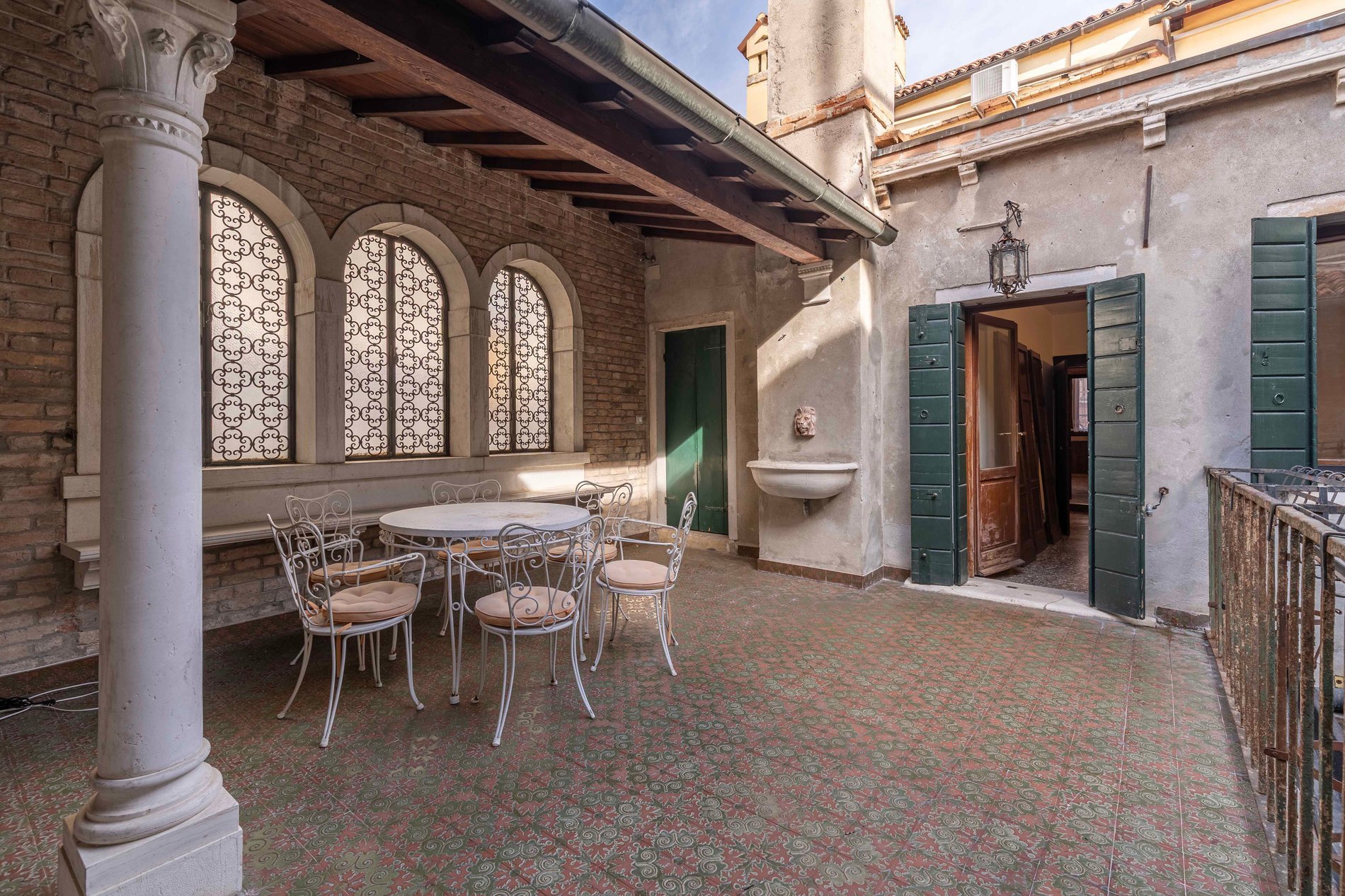 francis-york-frescoed-palazzo-residence-campo-santo-stefano-venice.-22.jpg