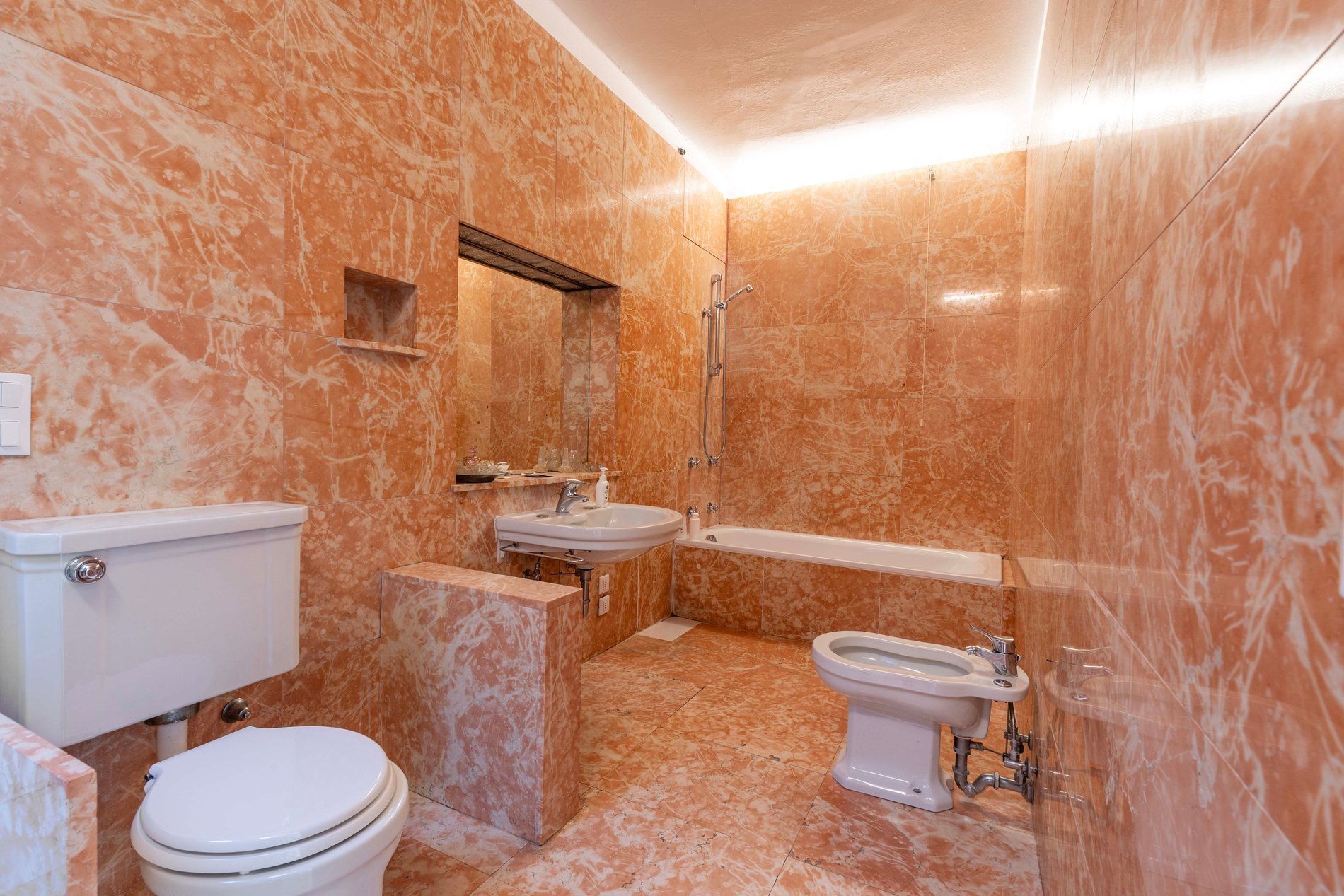 francis-york-frescoed-palazzo-residence-campo-santo-stefano-venice.-37.jpg