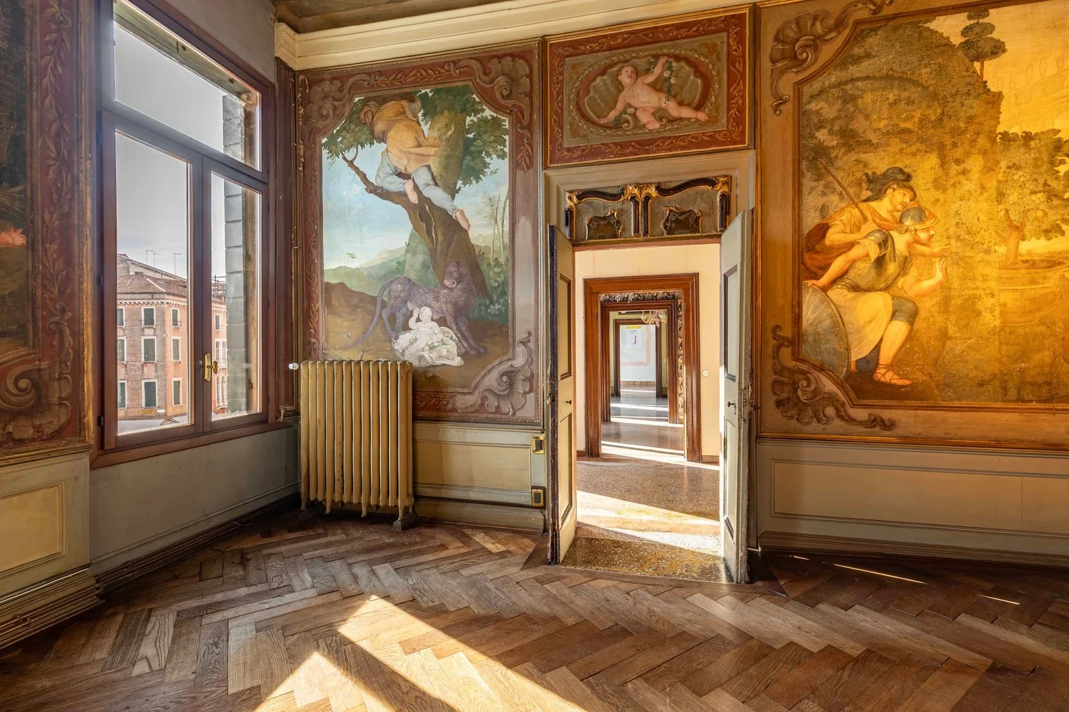 francis-york-frescoed-palazzo-residence-campo-santo-stefano-venice.-5.jpg