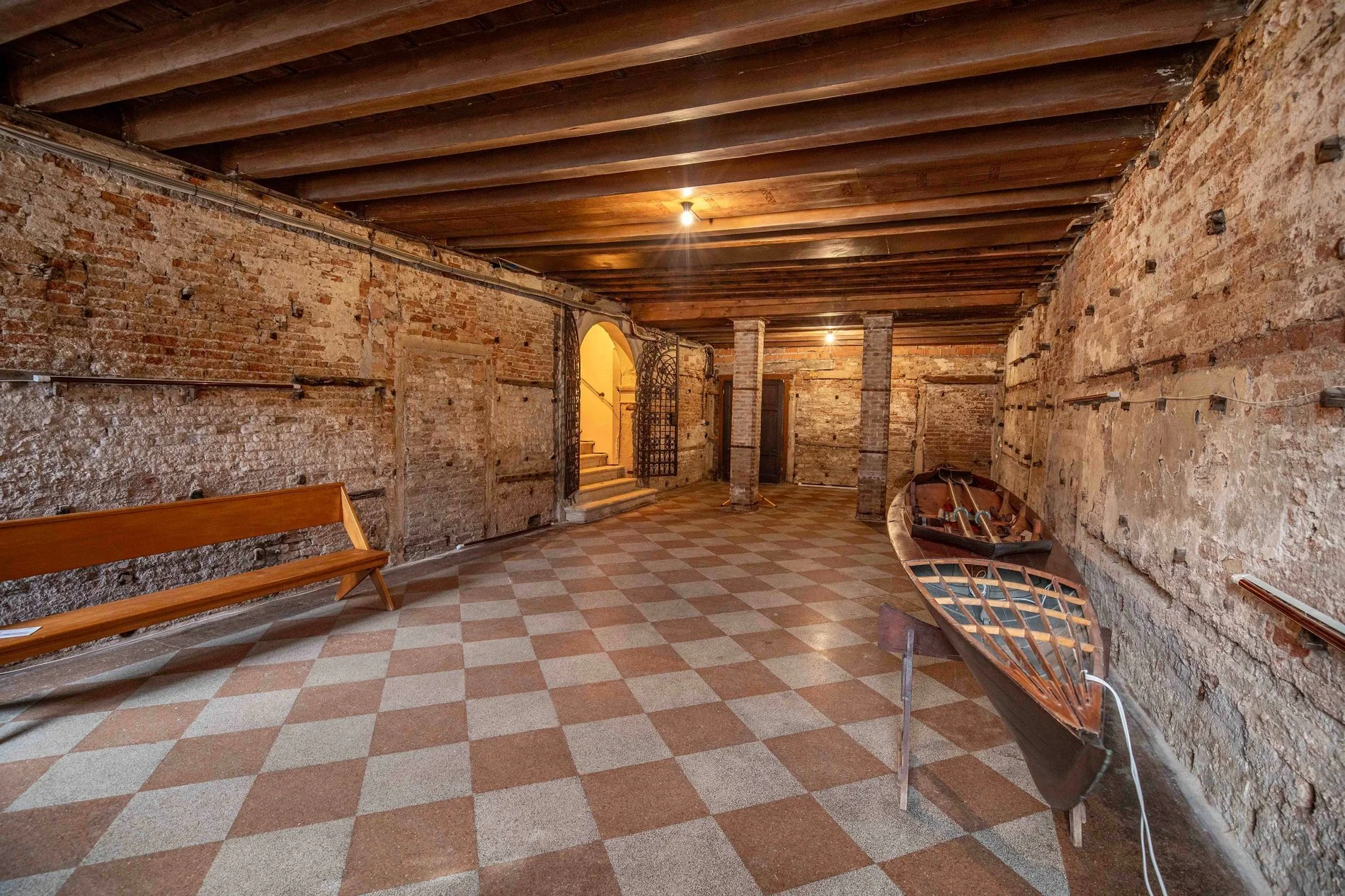 francis-york-frescoed-palazzo-residence-campo-santo-stefano-venice.-36.jpg
