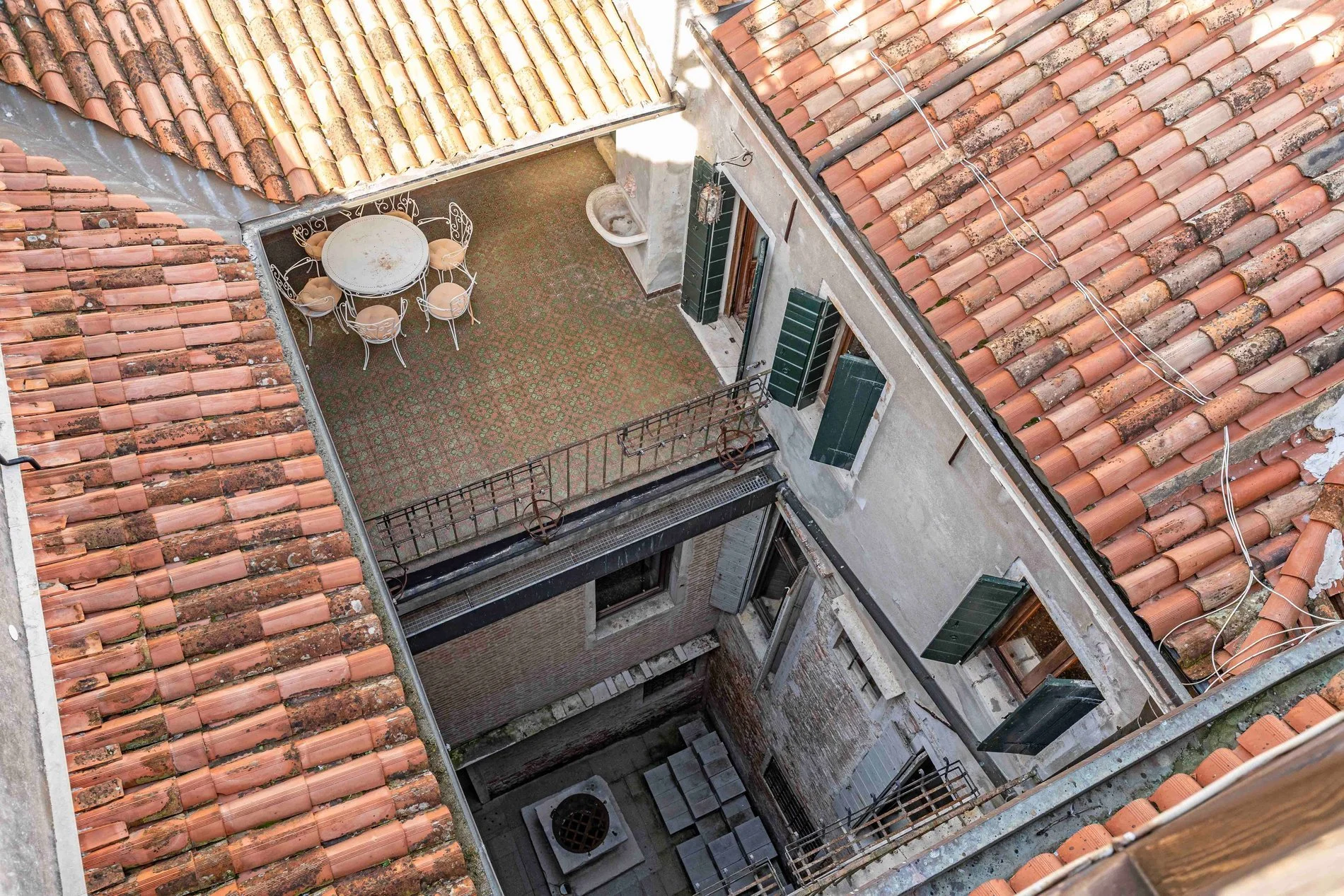 francis-york-frescoed-palazzo-residence-campo-santo-stefano-venice.-17.jpg
