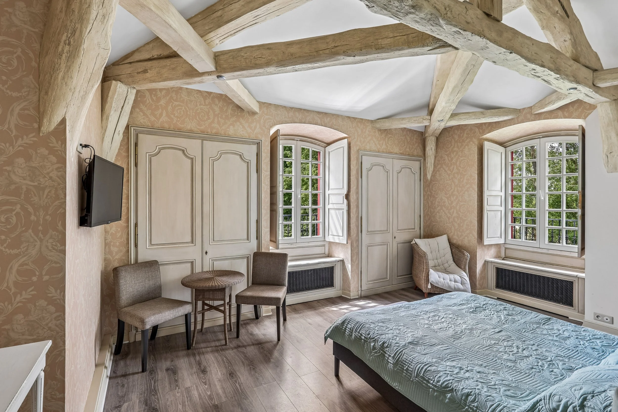 francis-york-manor-style-equestrian-estate-fontainebleau-france-19.jpg