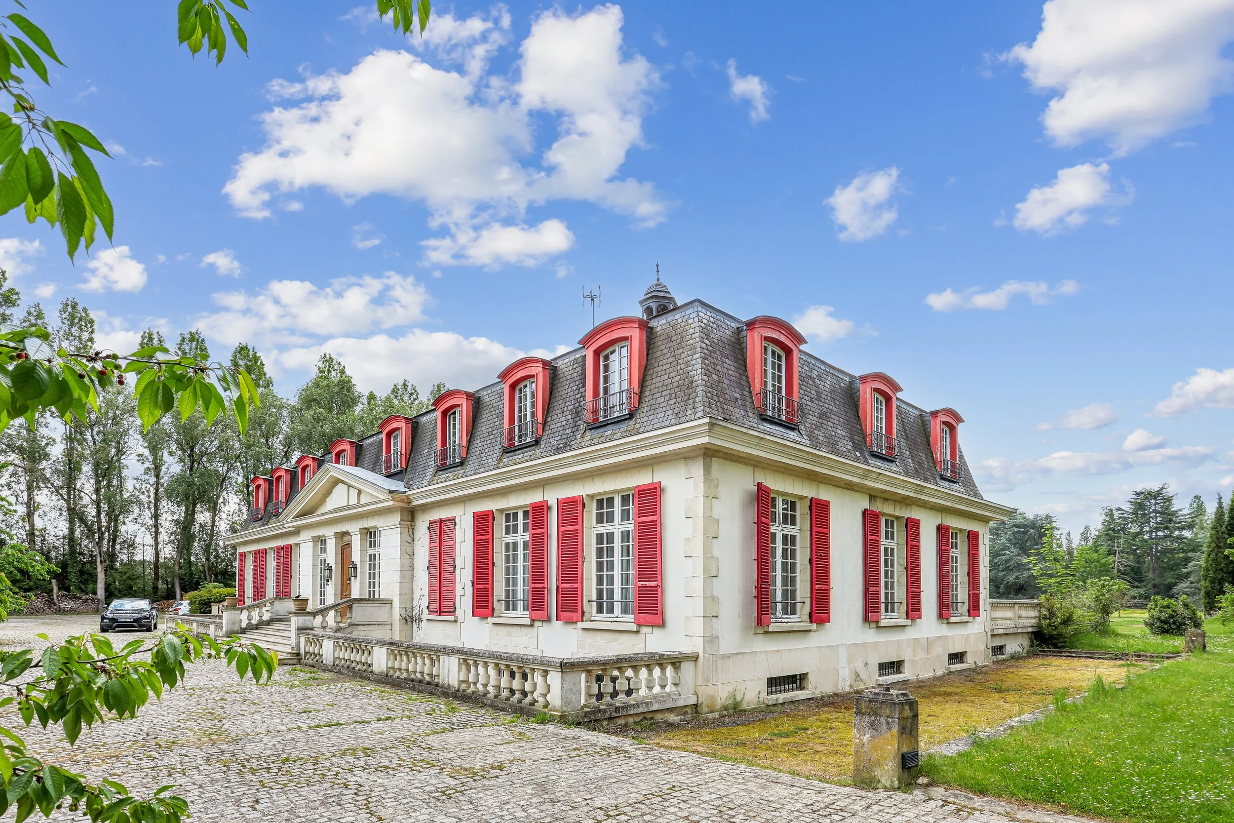 francis-york-manor-style-equestrian-estate-fontainebleau-france-10.jpg