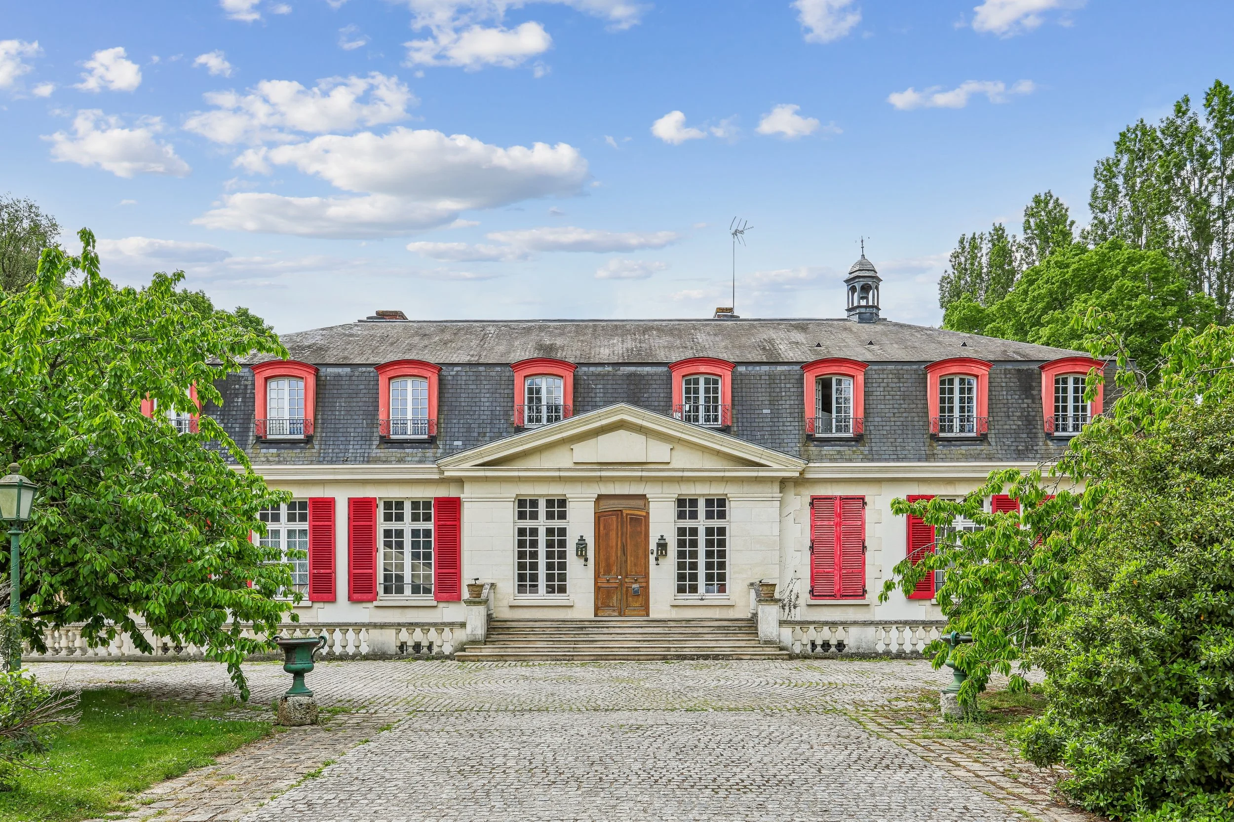 francis-york-manor-style-equestrian-estate-fontainebleau-france-11.jpg