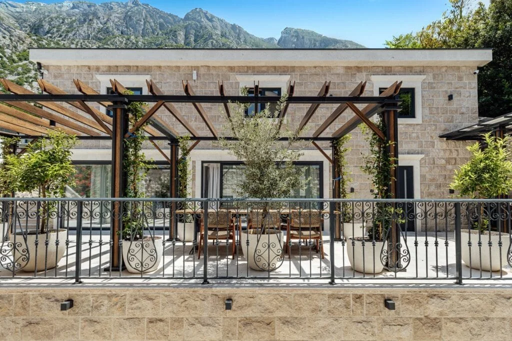 francis-york-montenegro-villa-ljuta-for-sale-36.jpg