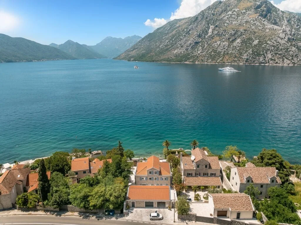 francis-york-montenegro-villa-ljuta-for-sale-35.jpg