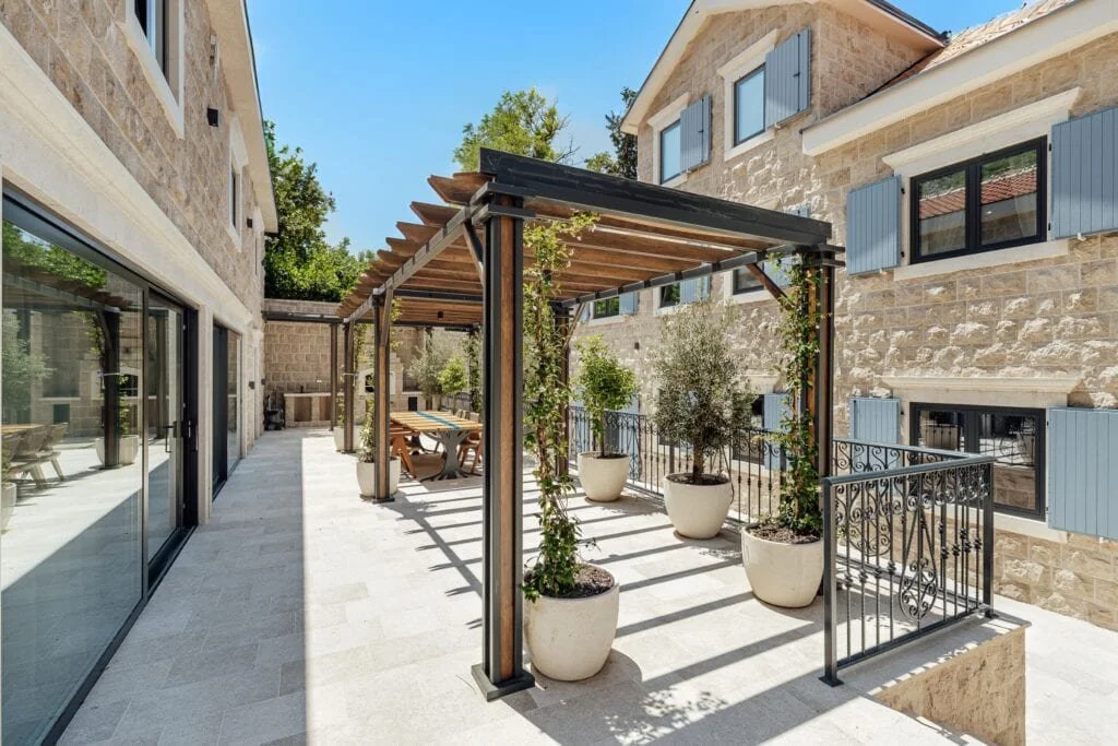 francis-york-montenegro-villa-ljuta-for-sale-4.jpg