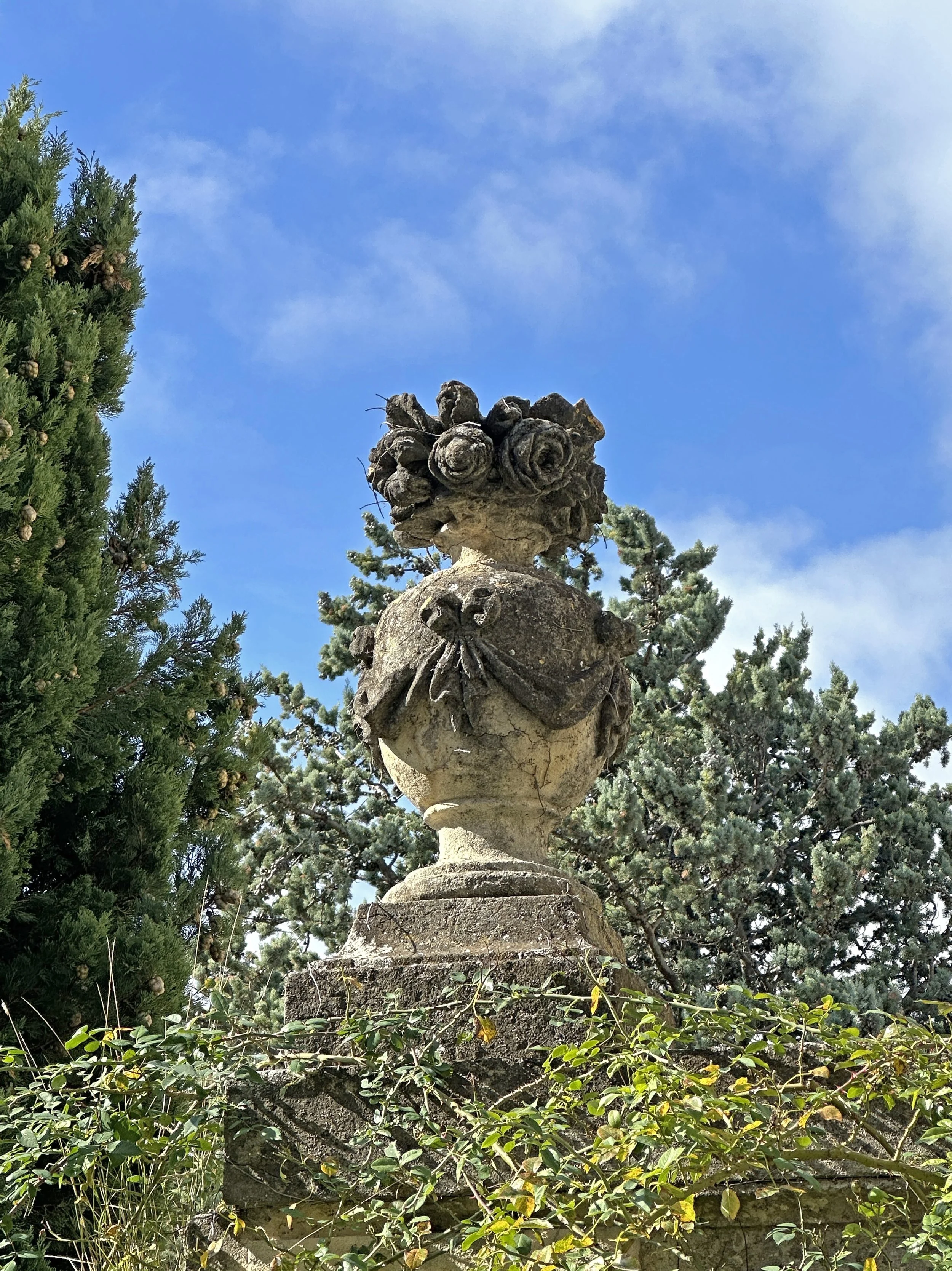 francis-york-16th-century-private-mansion-grignan-france-3.jpg
