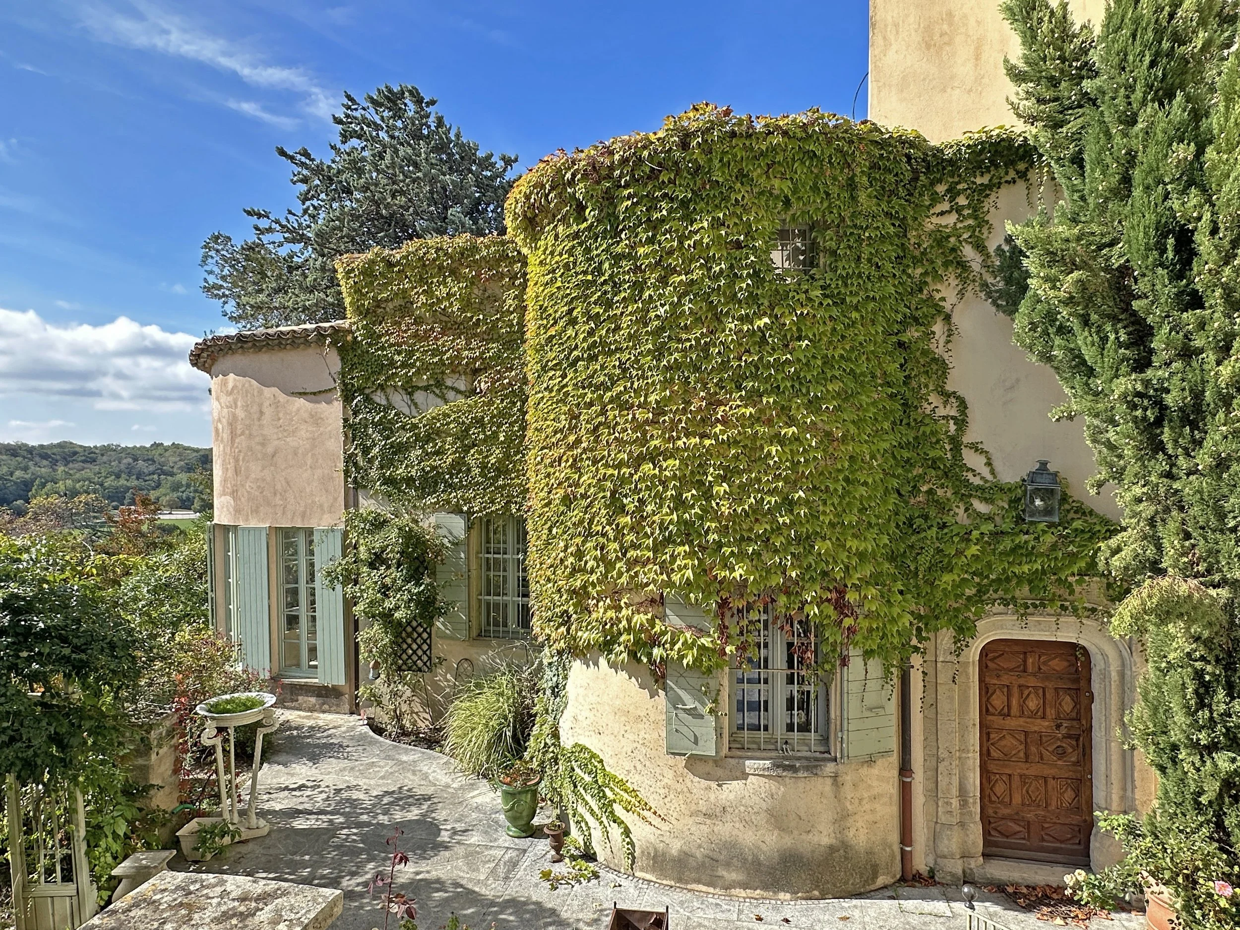 francis-york-16th-century-private-mansion-grignan-france-5.jpg