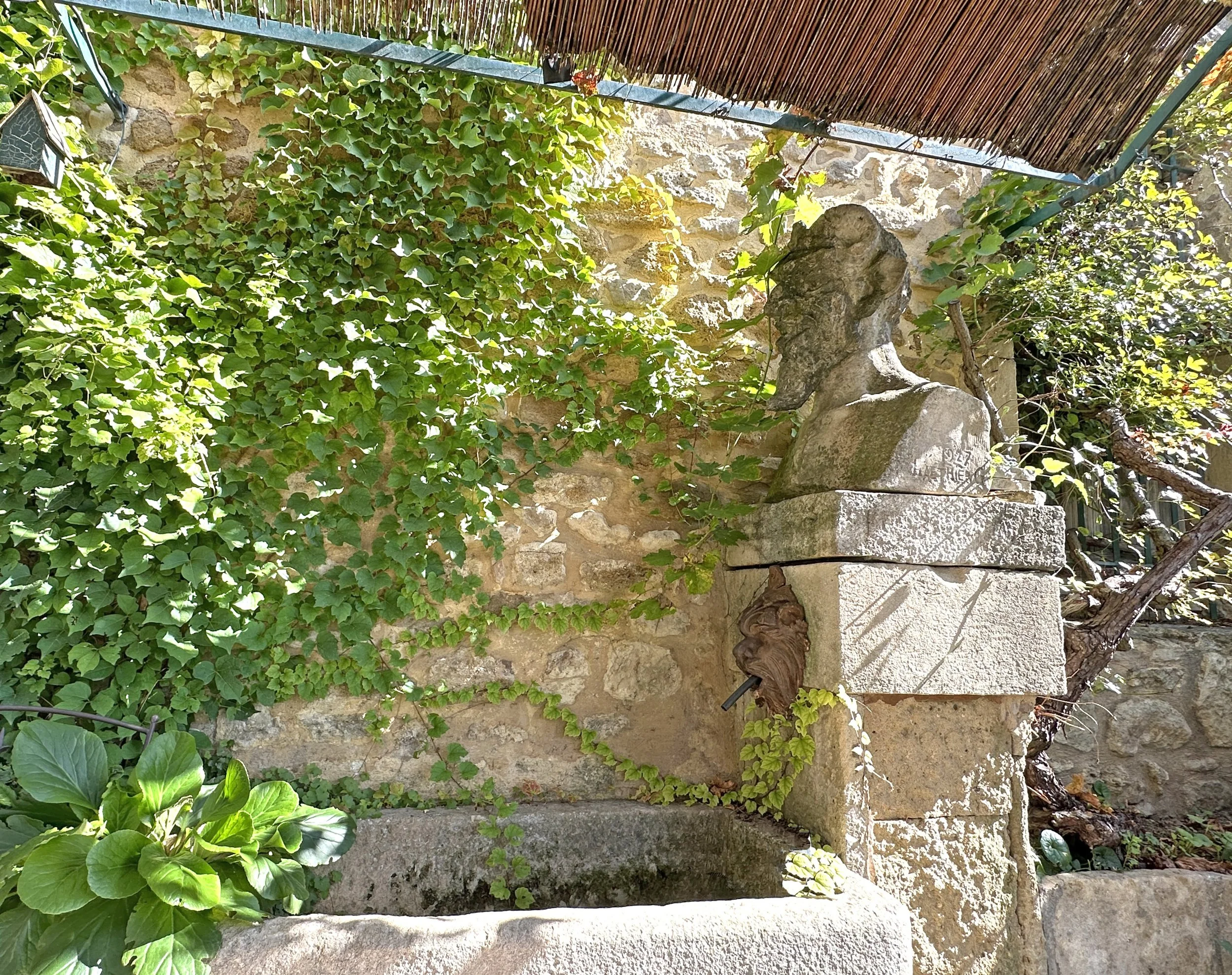 francis-york-16th-century-private-mansion-grignan-france-9.jpg