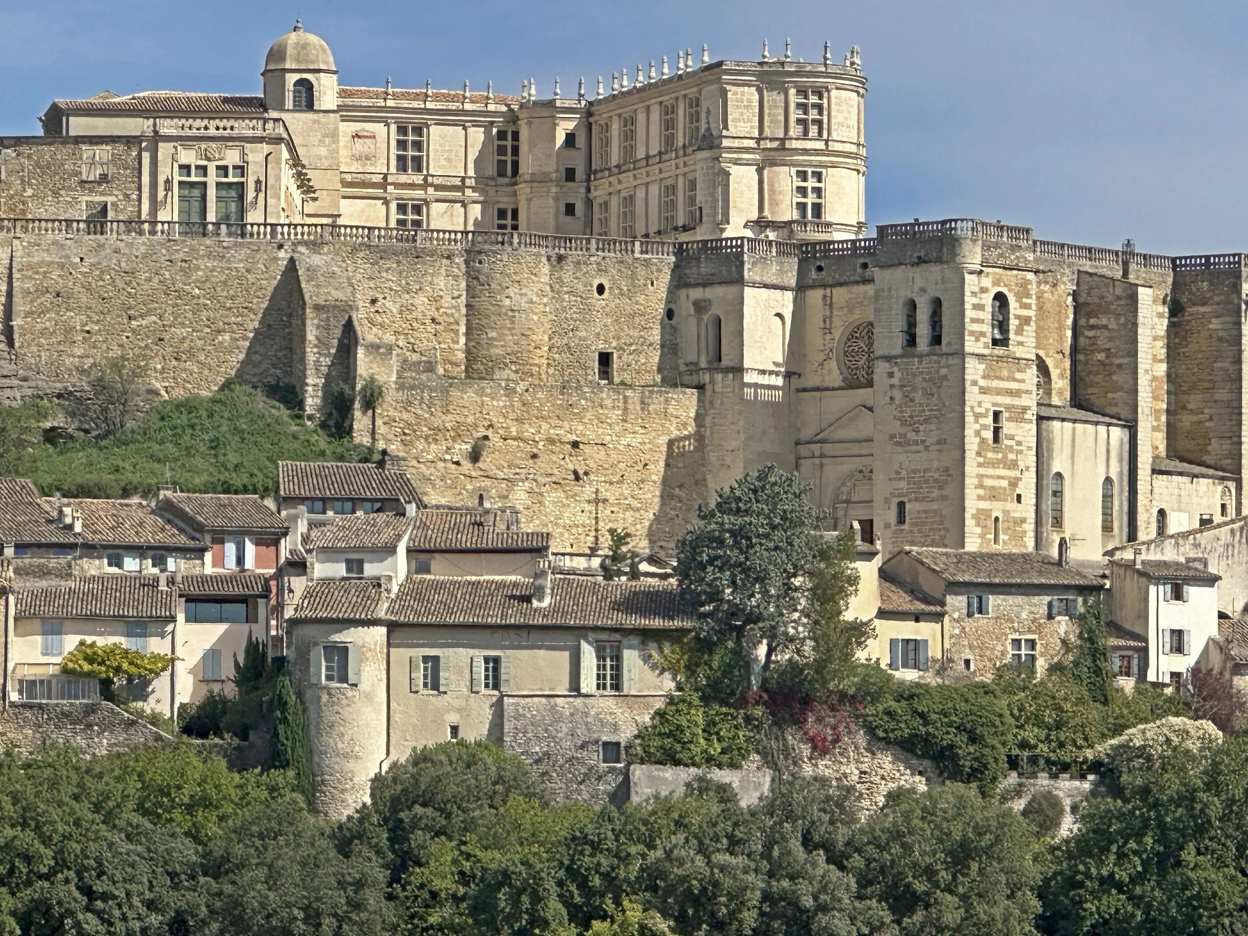 francis-york-16th-century-private-mansion-grignan-france-16.jpg