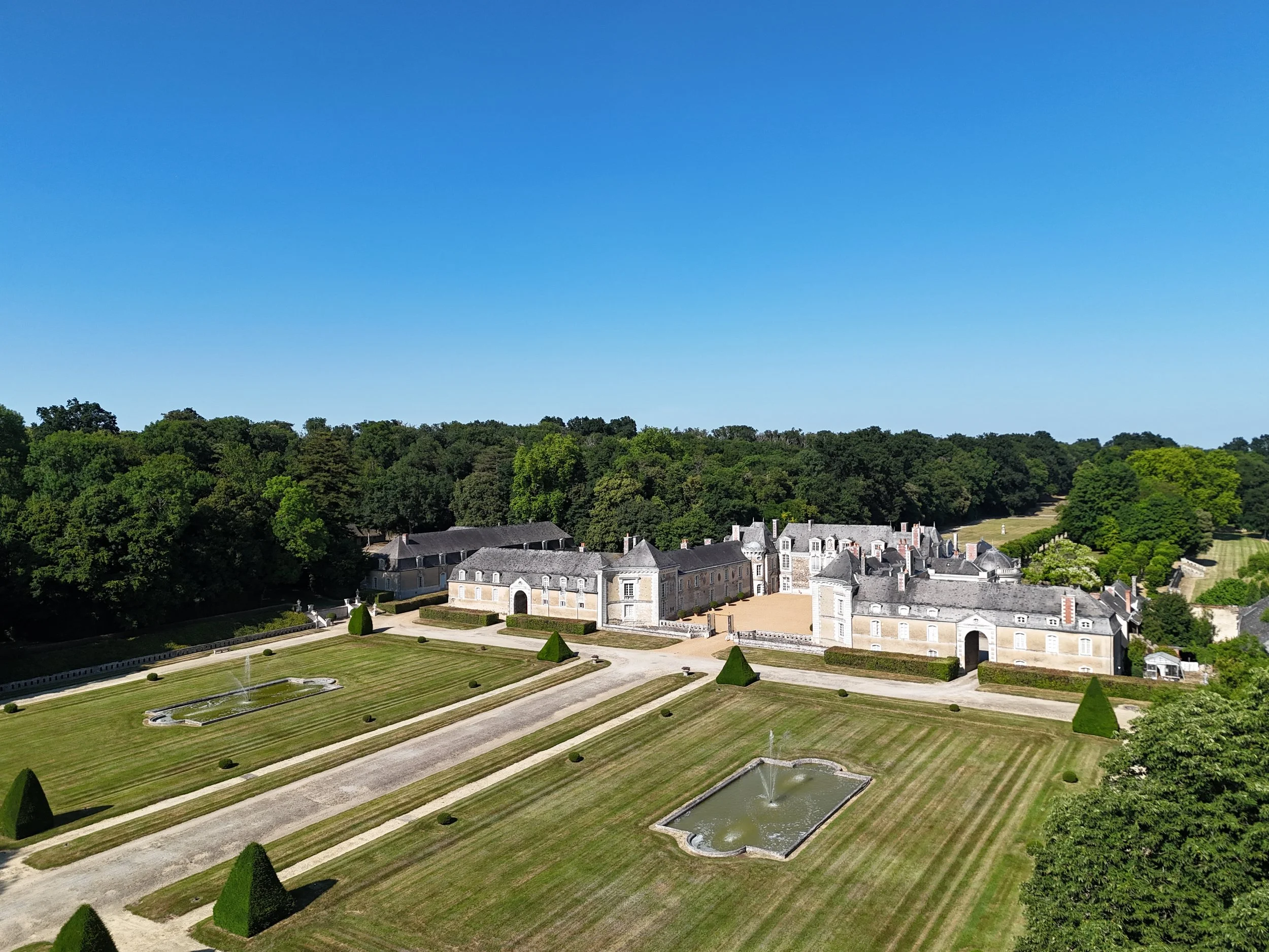 francis-york-anjou-chateau-kings-horses-denniel-immobilier-11.JPG