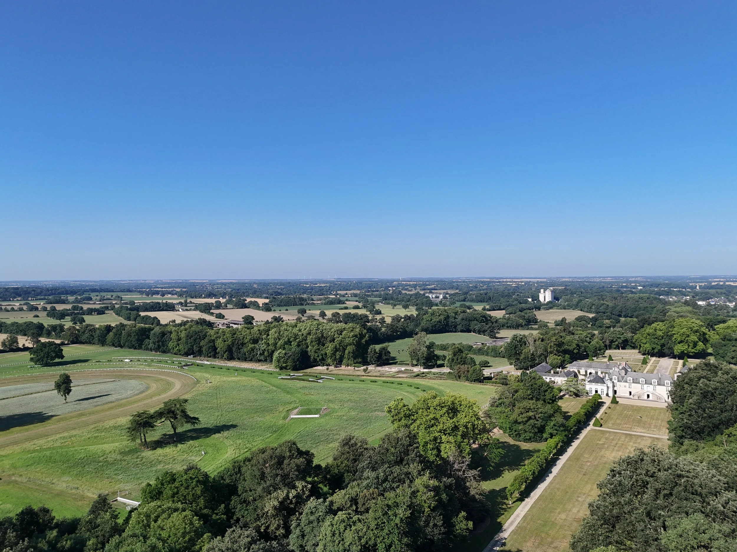 francis-york-anjou-chateau-kings-horses-denniel-immobilier-20.JPG
