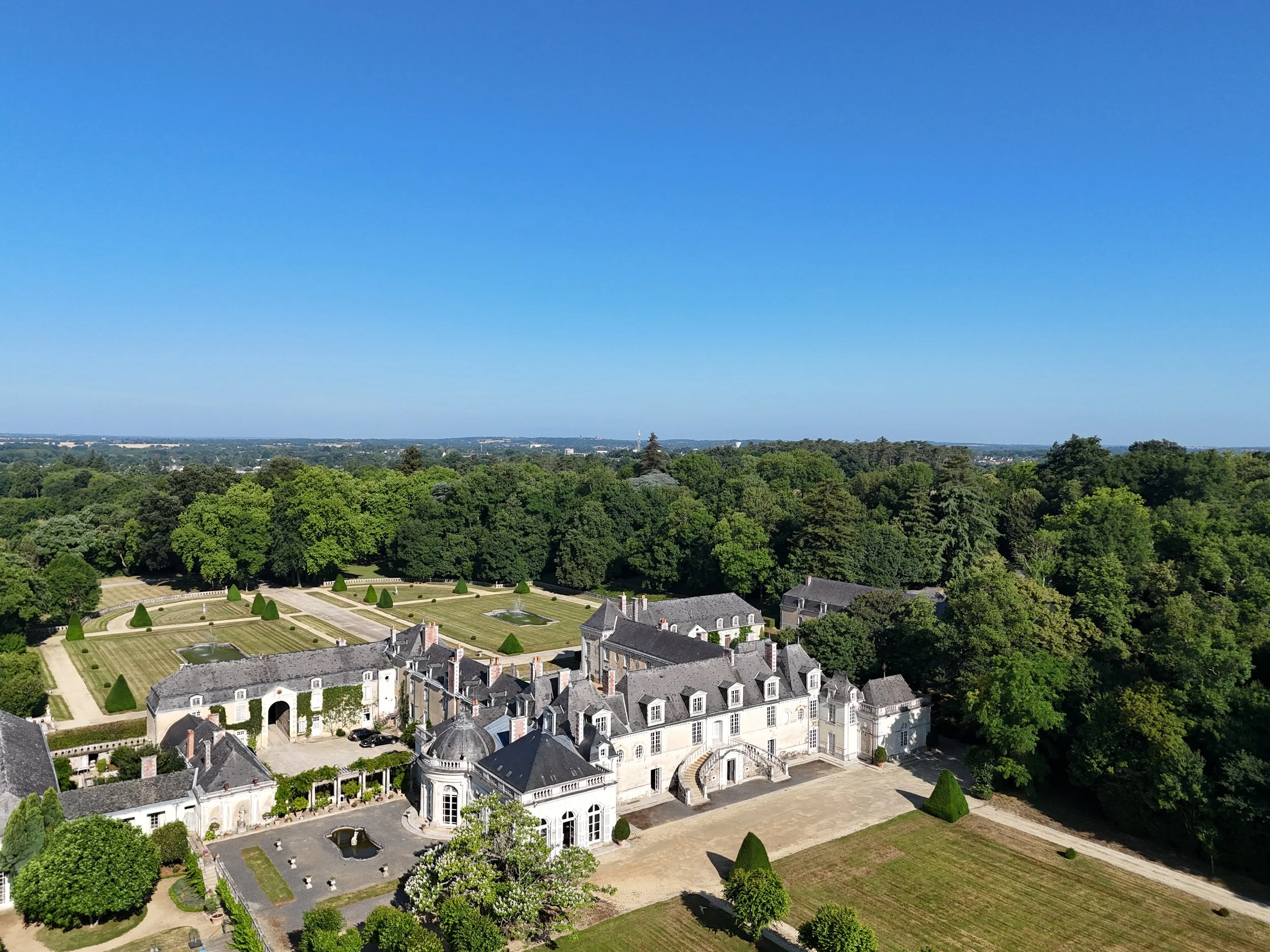 francis-york-anjou-chateau-kings-horses-denniel-immobilier-21.JPG