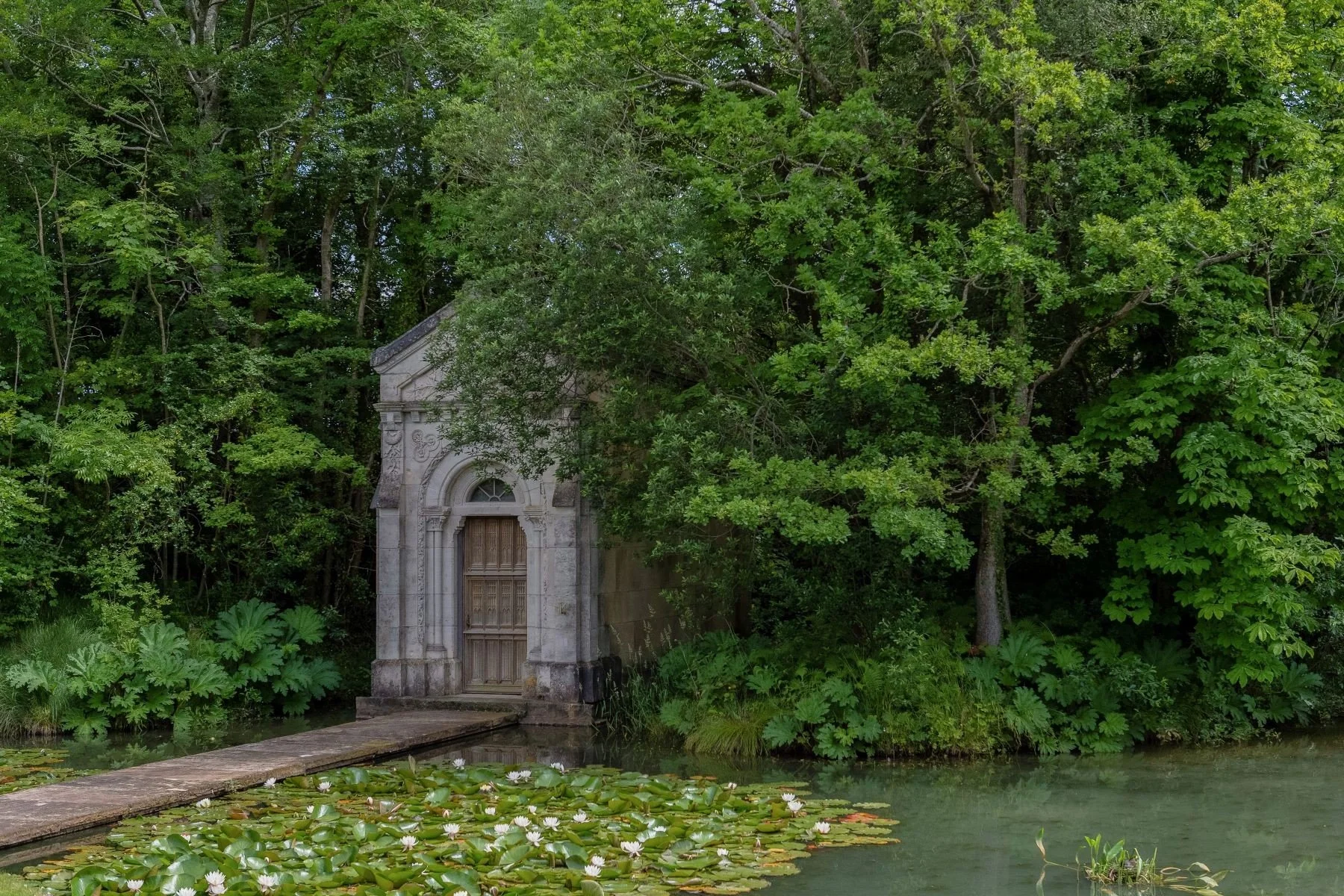 irish-village-restored-by-ryanair-founder-tony-ryan-20-million-7.jpeg