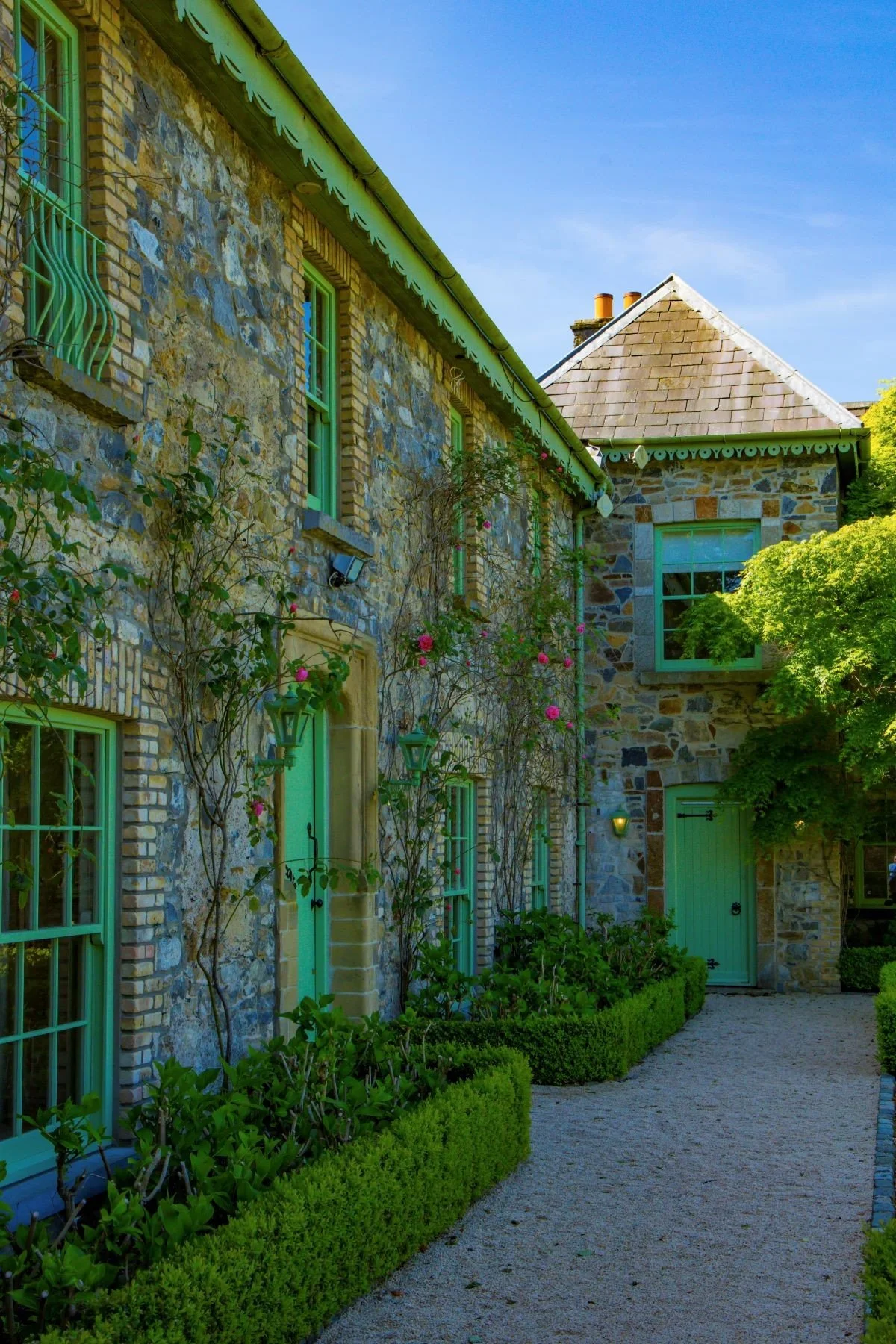 irish-village-restored-by-ryanair-founder-tony-ryan-20-million-13.jpeg
