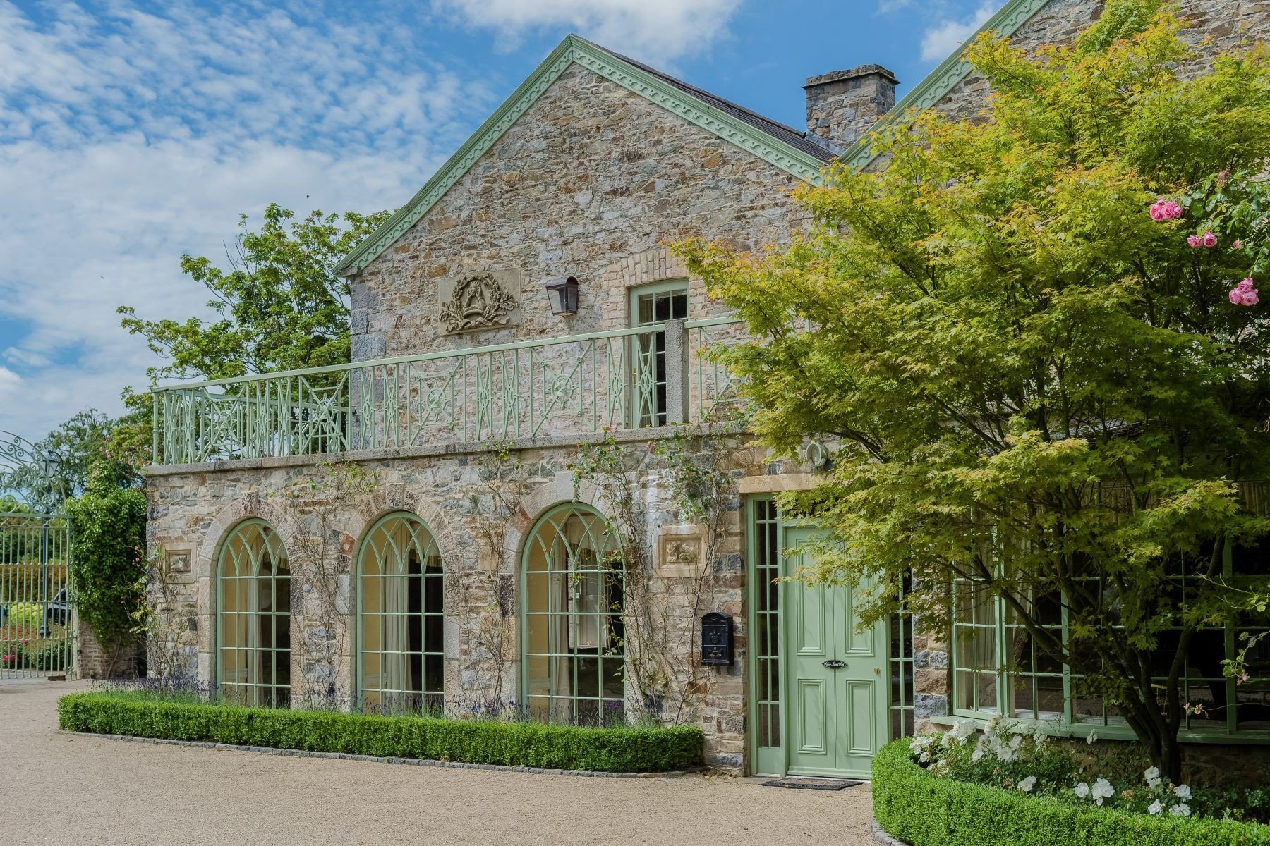 irish-village-restored-by-ryanair-founder-tony-ryan-20-million-16.jpeg