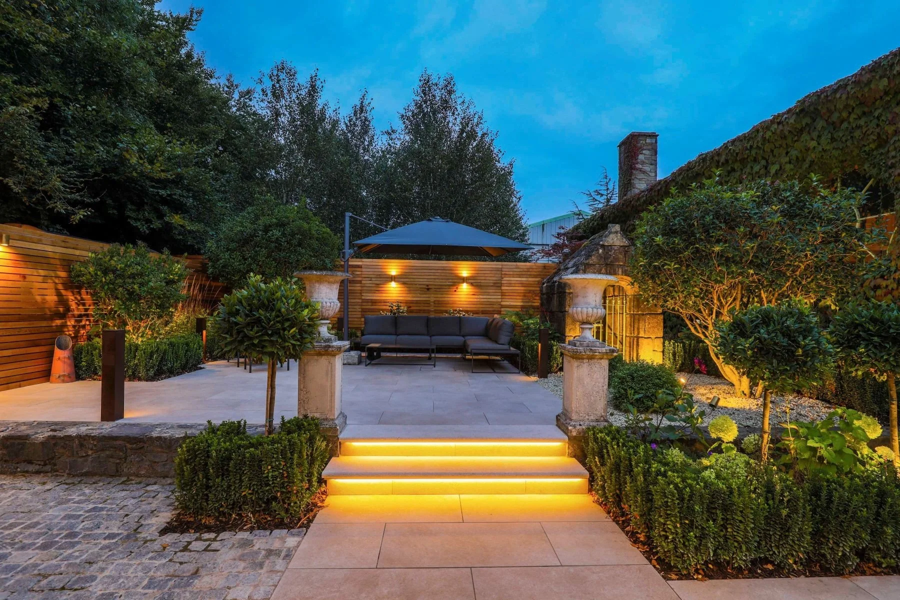 irish-village-restored-by-ryanair-founder-tony-ryan-20-million-30.jpeg