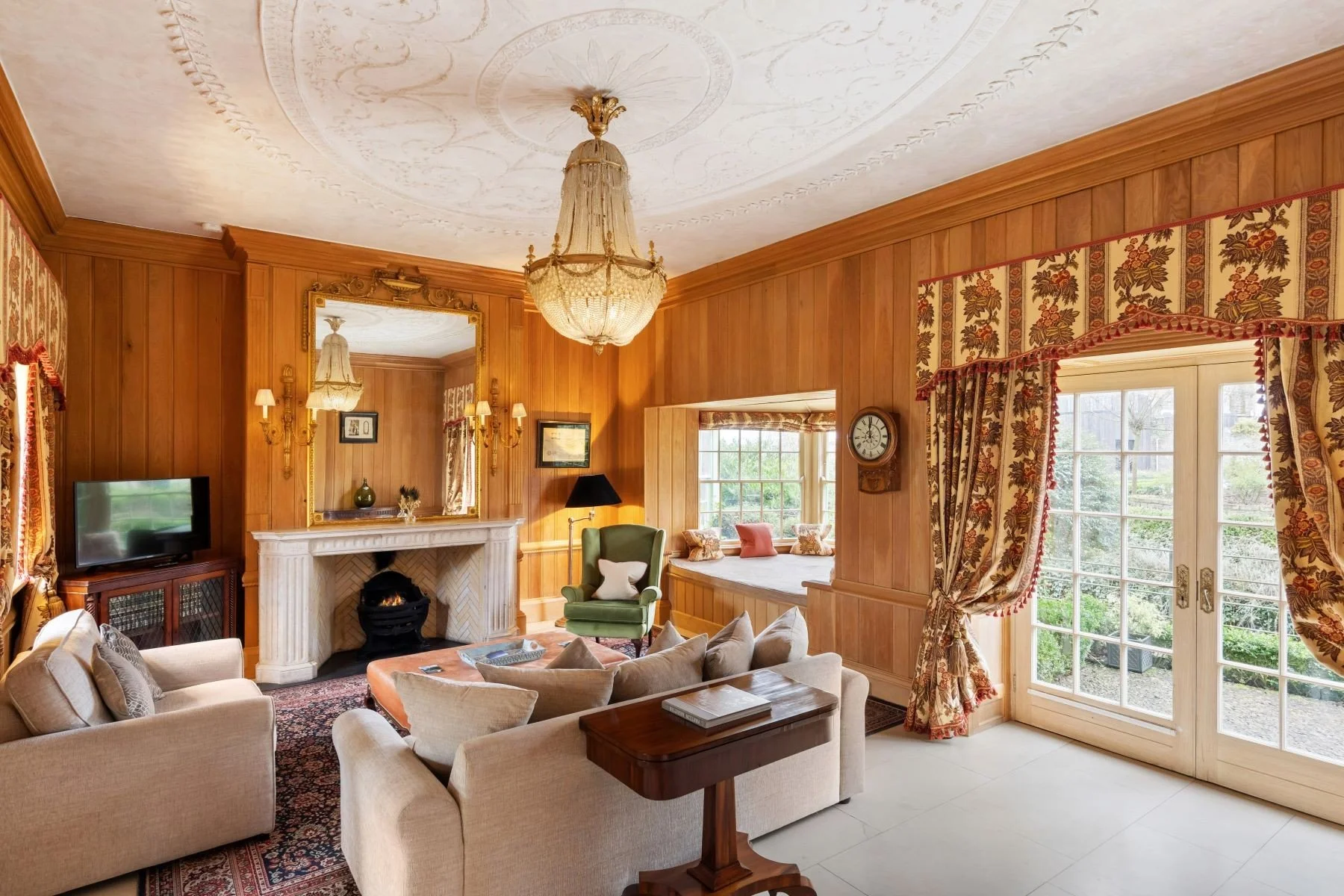 irish-village-restored-by-ryanair-founder-tony-ryan-20-million-38.jpeg