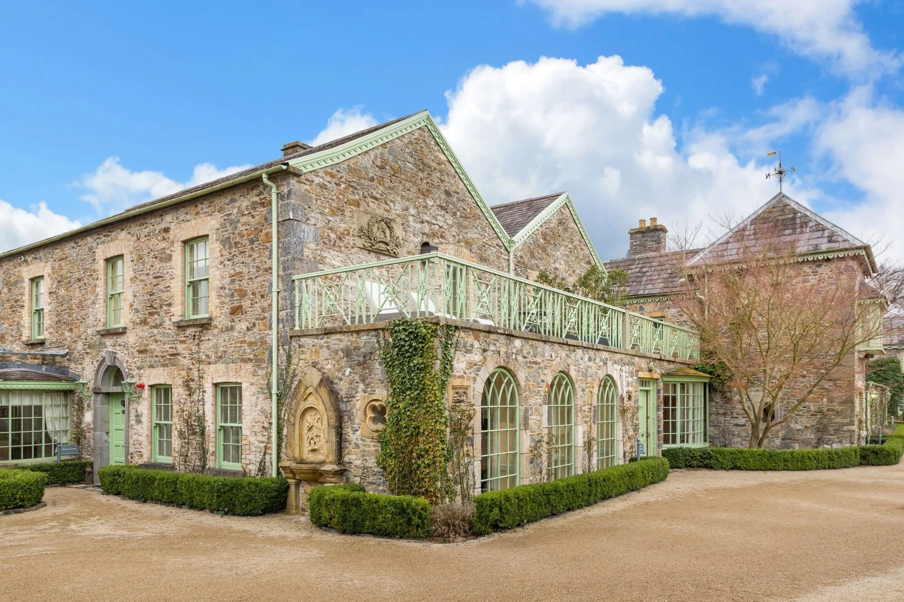 irish-village-restored-by-ryanair-founder-tony-ryan-20-million-44.jpeg