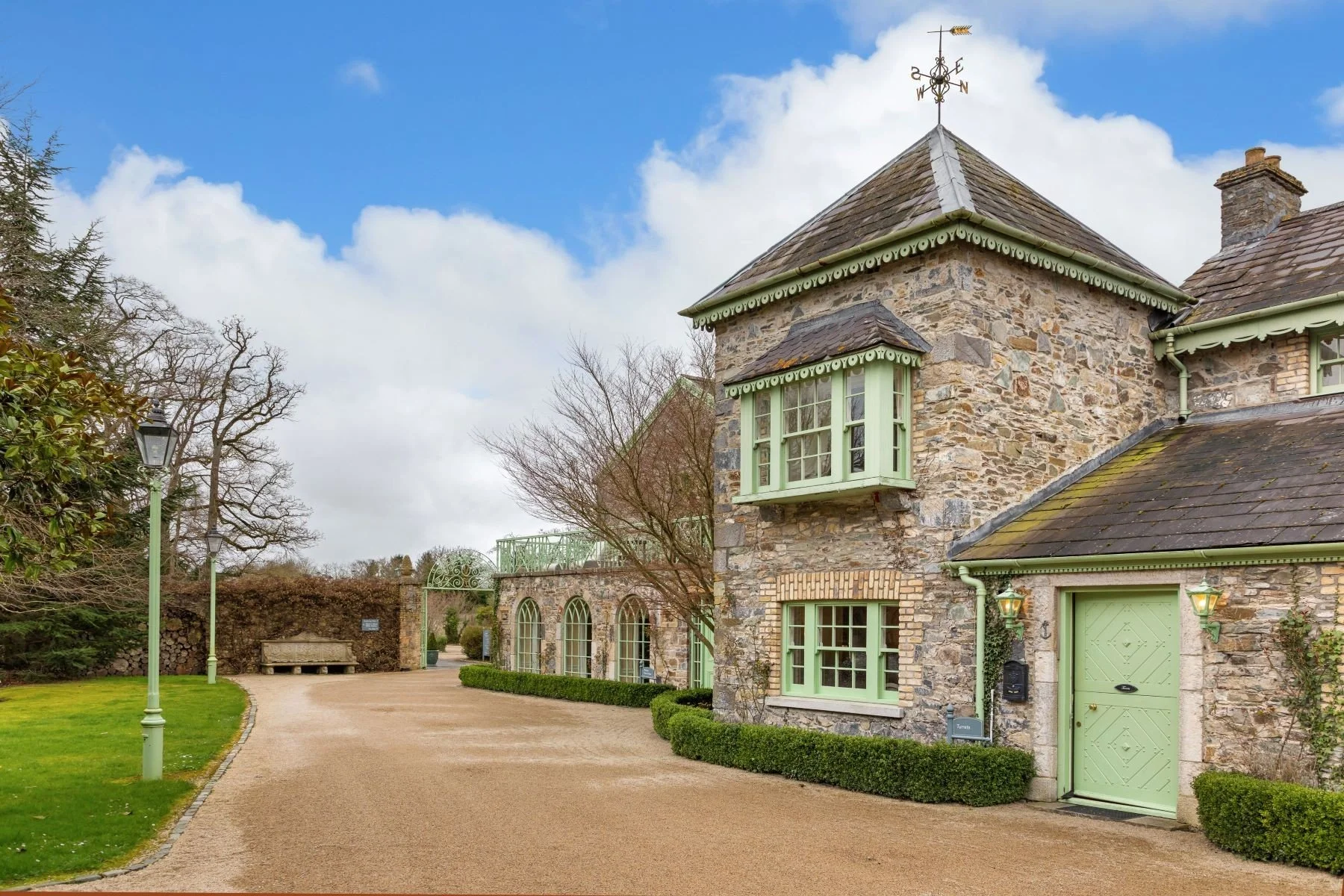 irish-village-restored-by-ryanair-founder-tony-ryan-20-million-46.jpeg