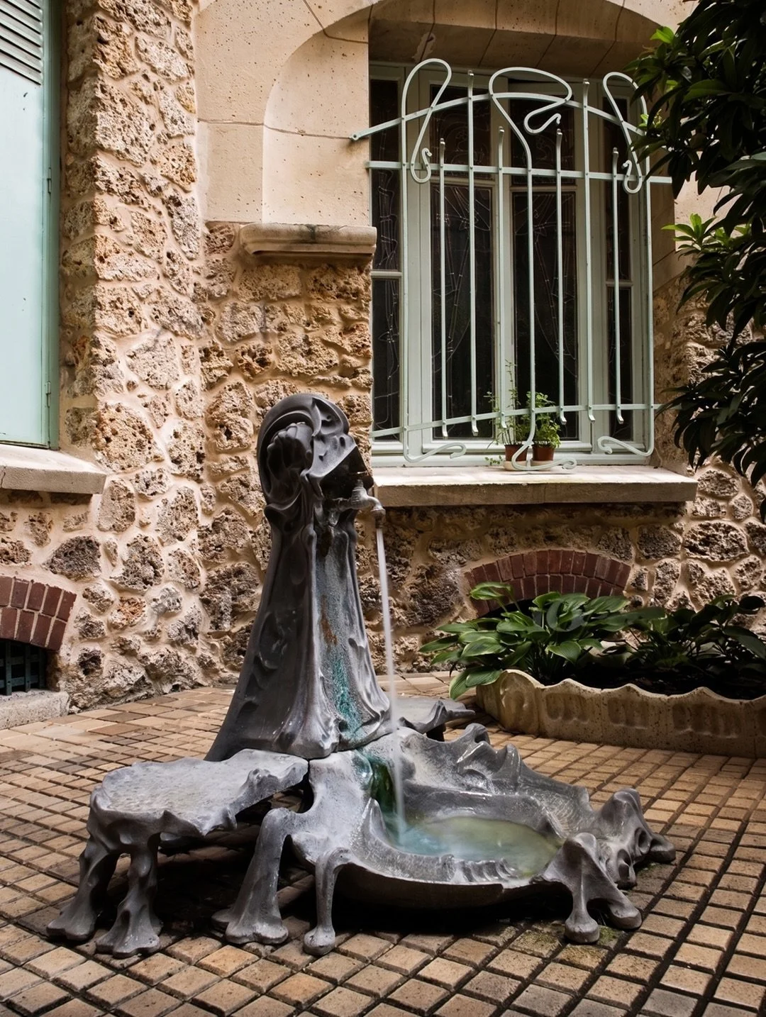 francis-york-restored-paris-apartment-art-nouveau-building-21.jpeg