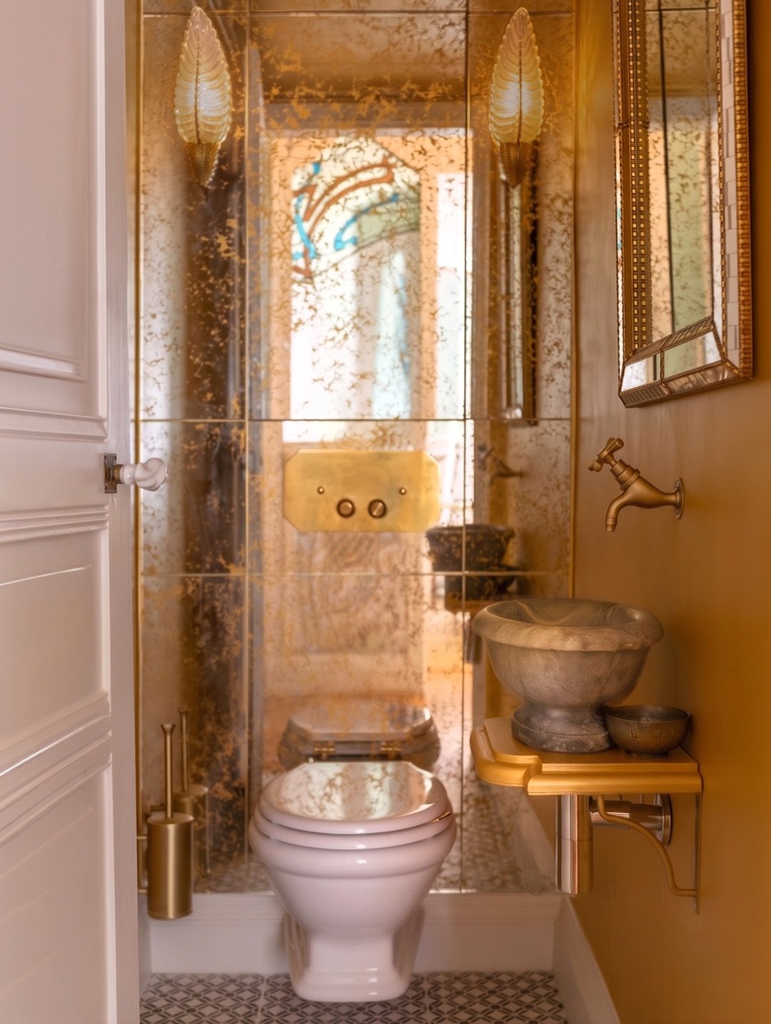 francis-york-restored-paris-apartment-art-nouveau-building-20.jpeg