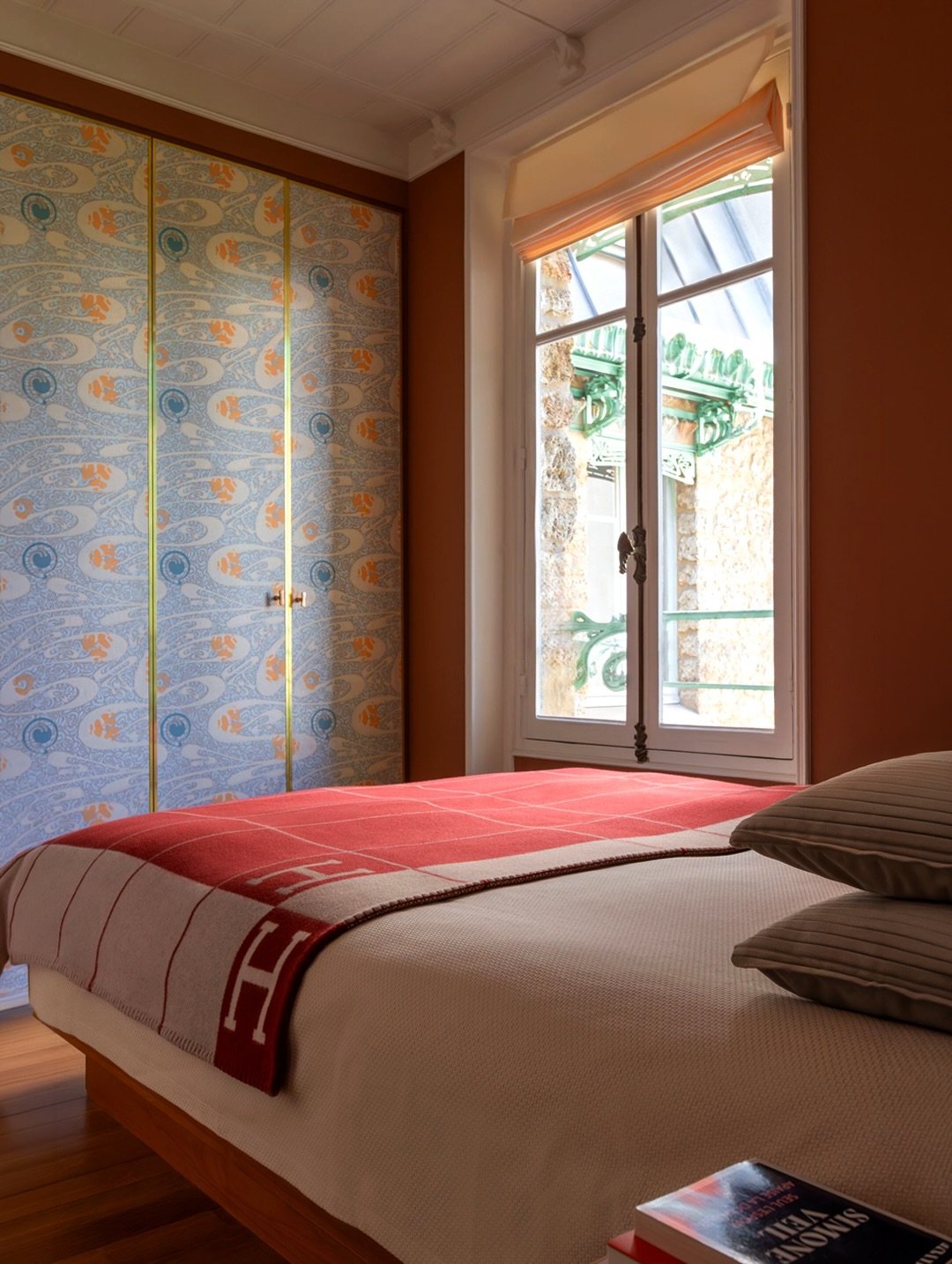 francis-york-restored-paris-apartment-art-nouveau-building-26.jpeg