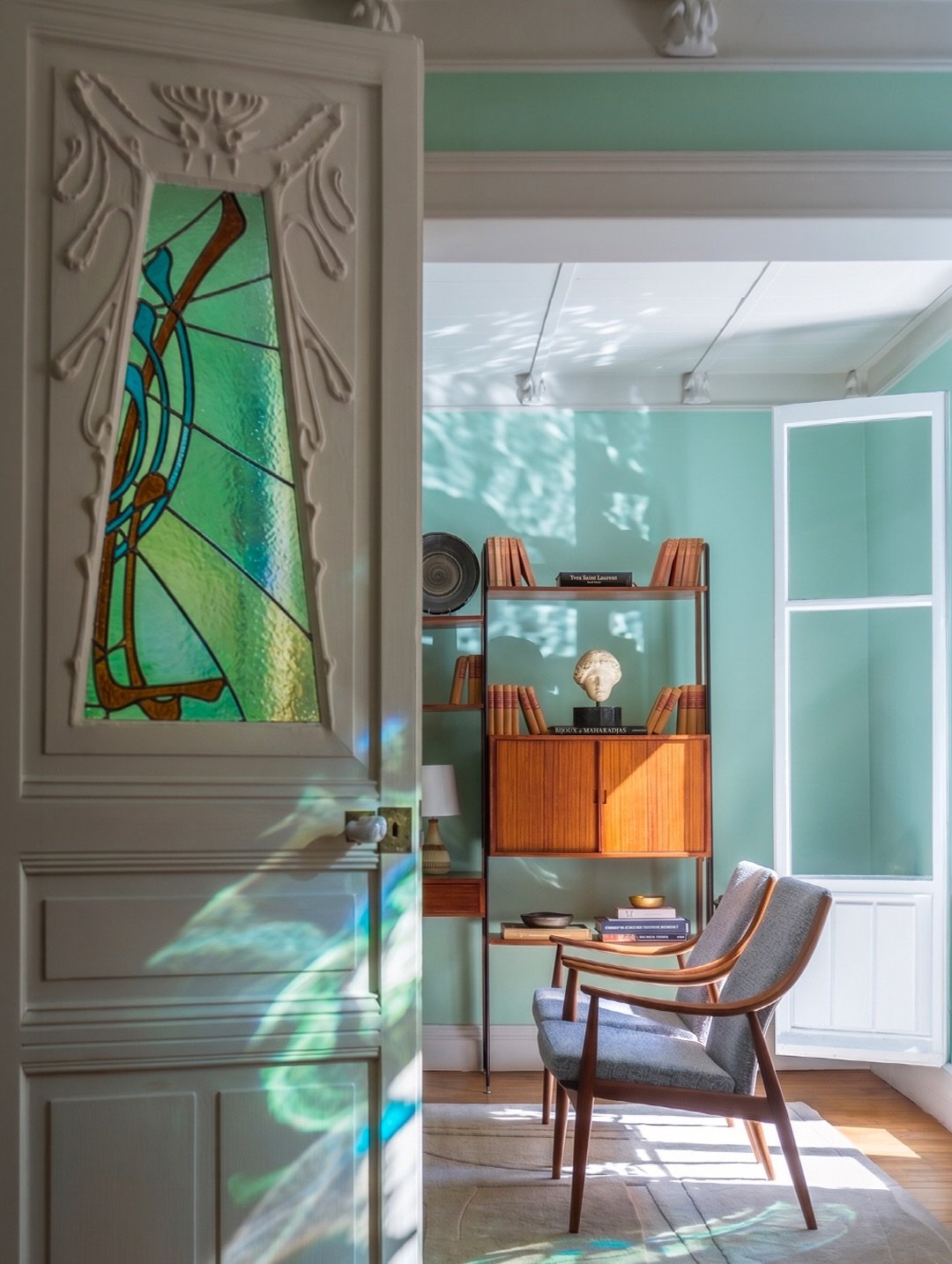 francis-york-restored-paris-apartment-art-nouveau-building-22.jpeg