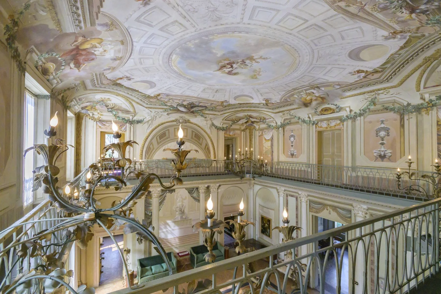 francis-york-francis-york-villa-impero-bologna-frescoed-villa-16.jpg