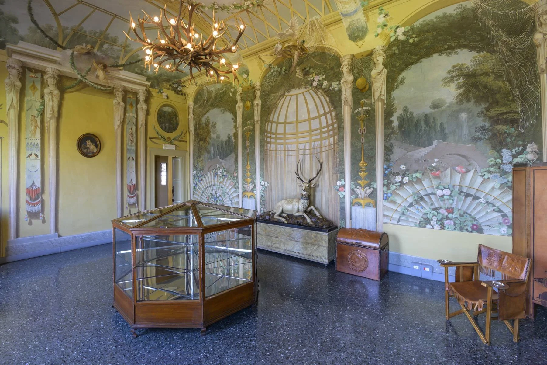 francis-york-francis-york-villa-impero-bologna-frescoed-villa-19.jpg