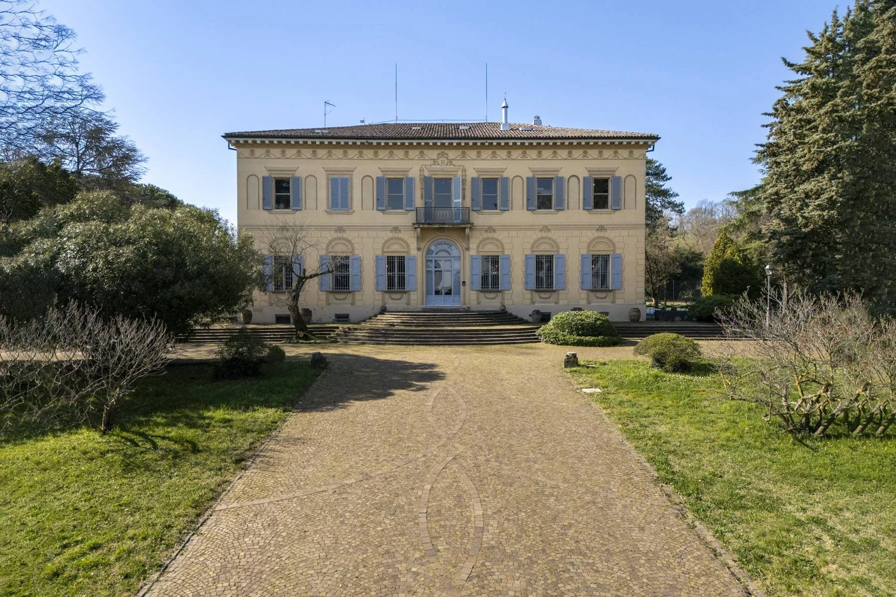 francis-york-francis-york-villa-impero-bologna-frescoed-villa-27.jpg
