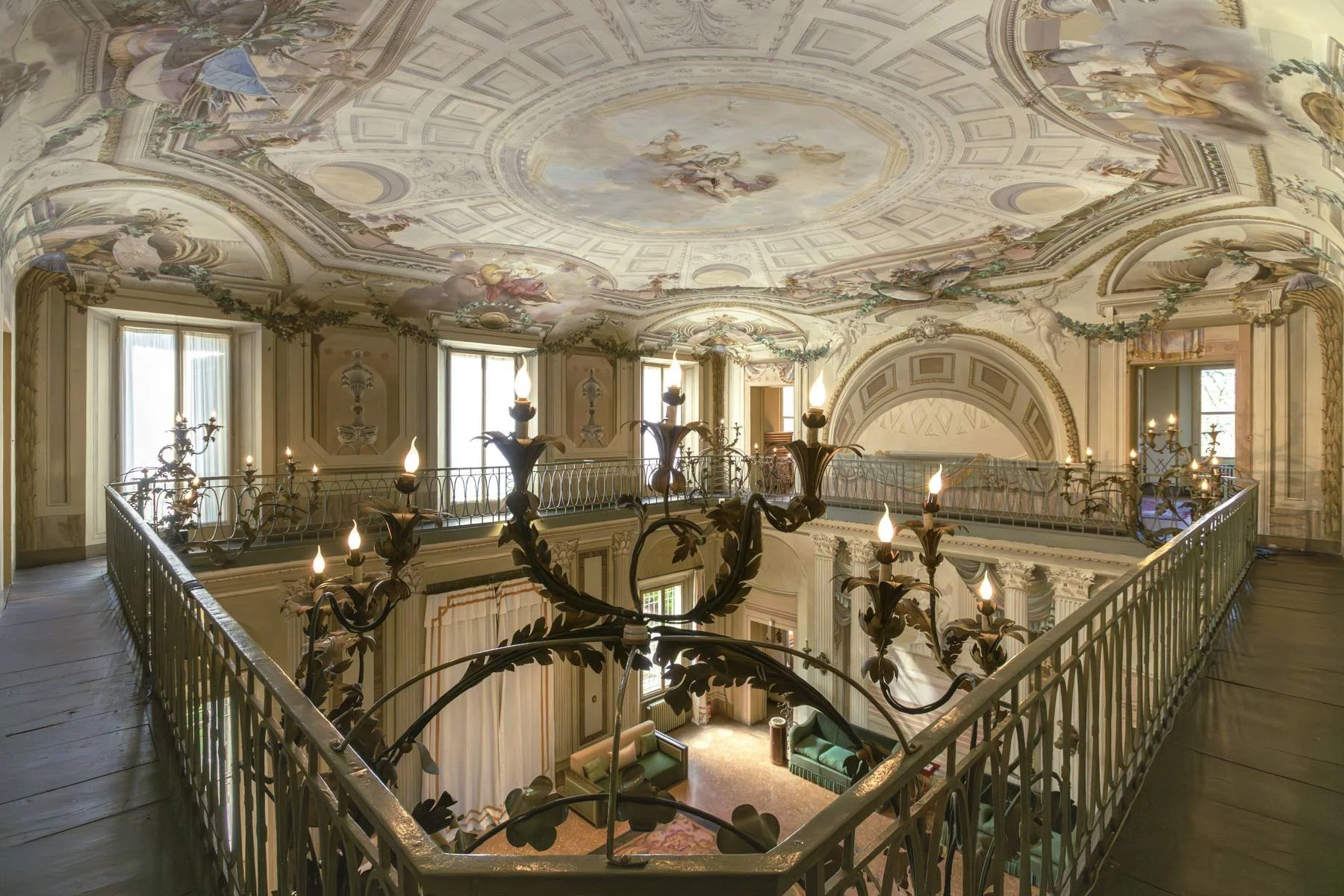 francis-york-francis-york-villa-impero-bologna-frescoed-villa-17.jpg