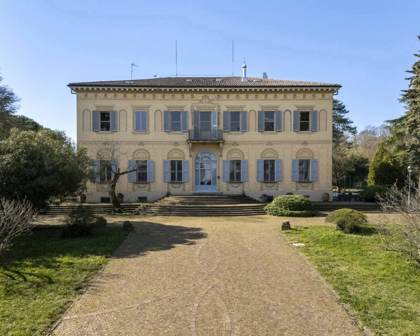 A 19th-Century Villa in the Hills of Bologna, Covered in Frescoes, Lists for €4.1 Million