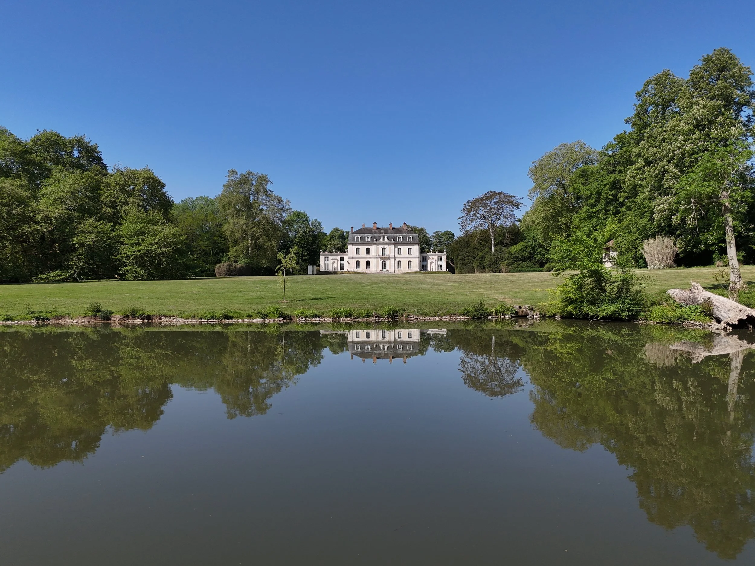 francis-york-18th-century-chateau-60km-from-paris-5.JPG