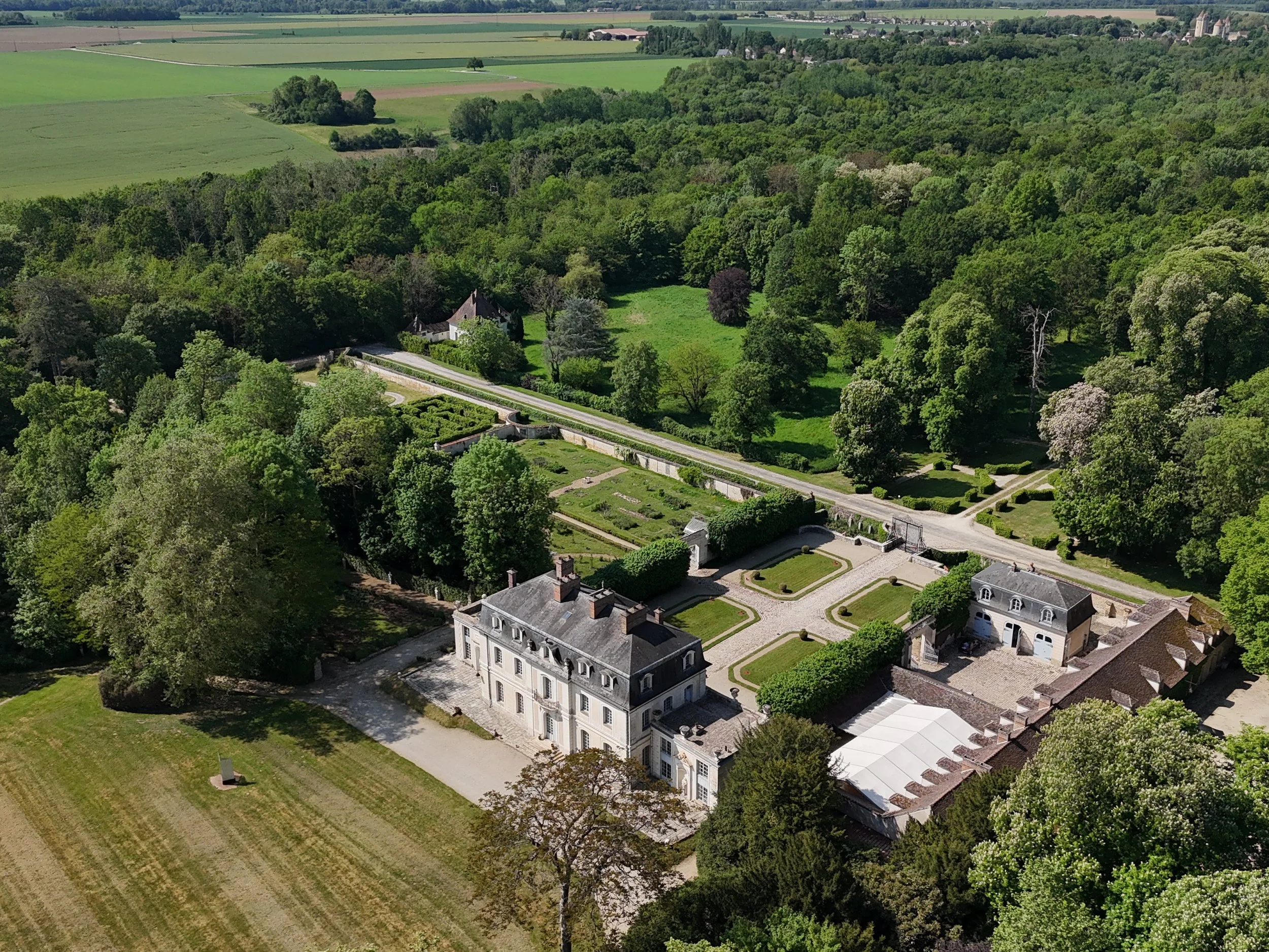 francis-york-18th-century-chateau-60km-from-paris-15.JPG