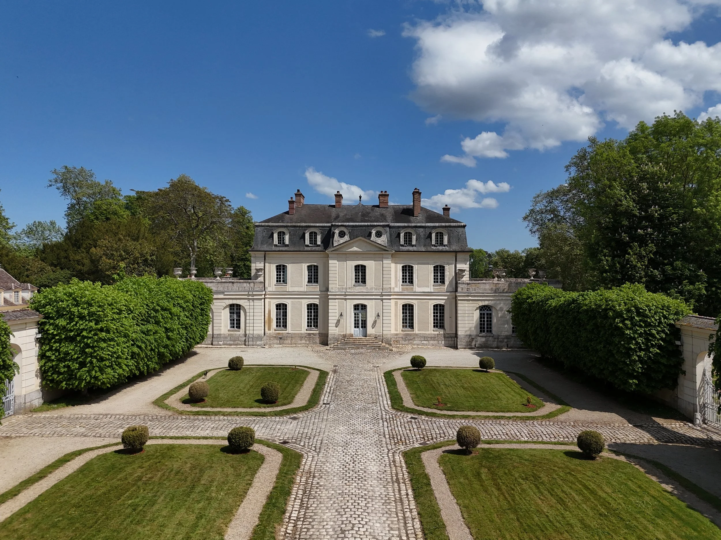 francis-york-18th-century-chateau-60km-from-paris-16.JPG