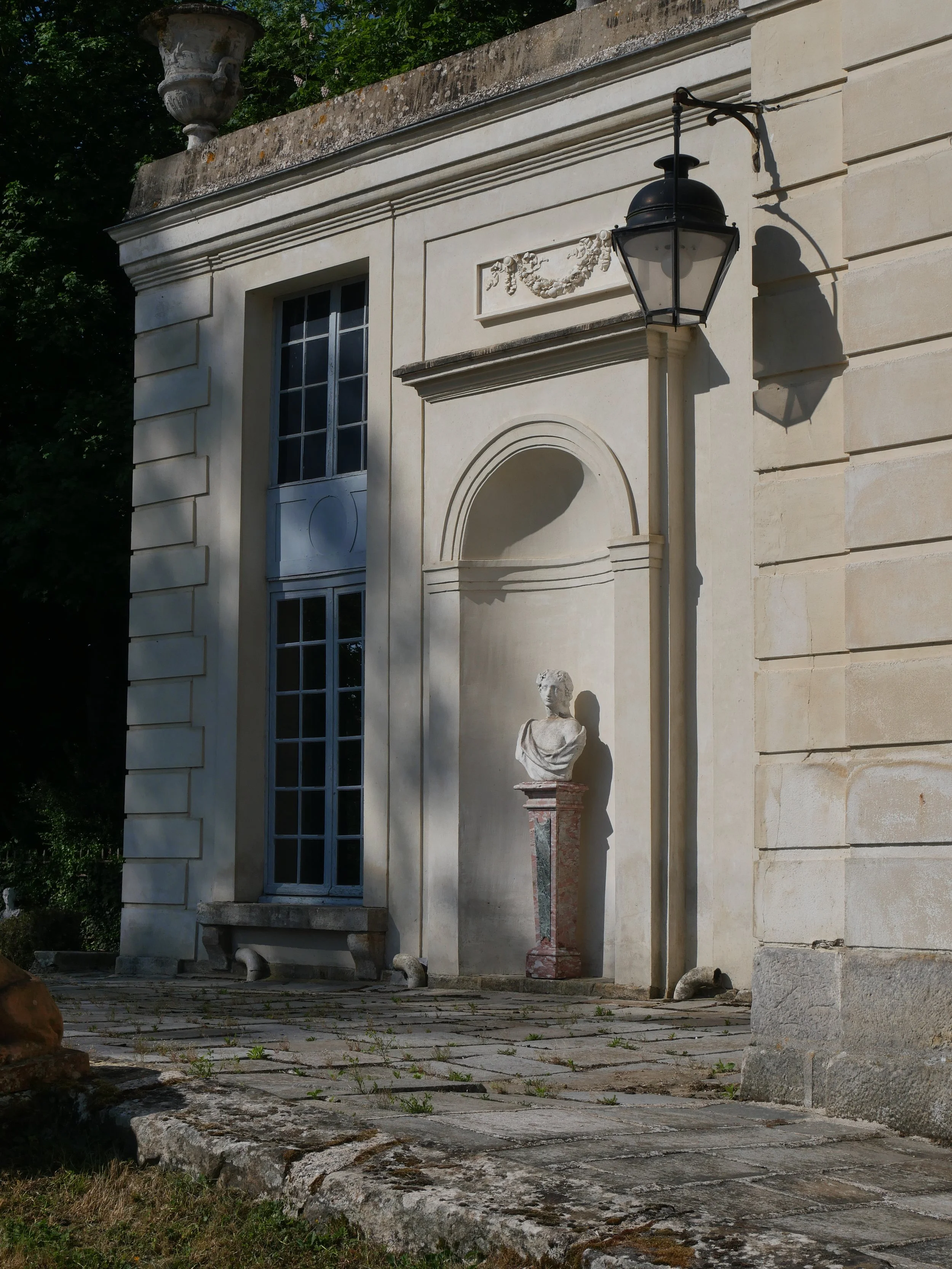 francis-york-18th-century-chateau-60km-from-paris-47.JPG