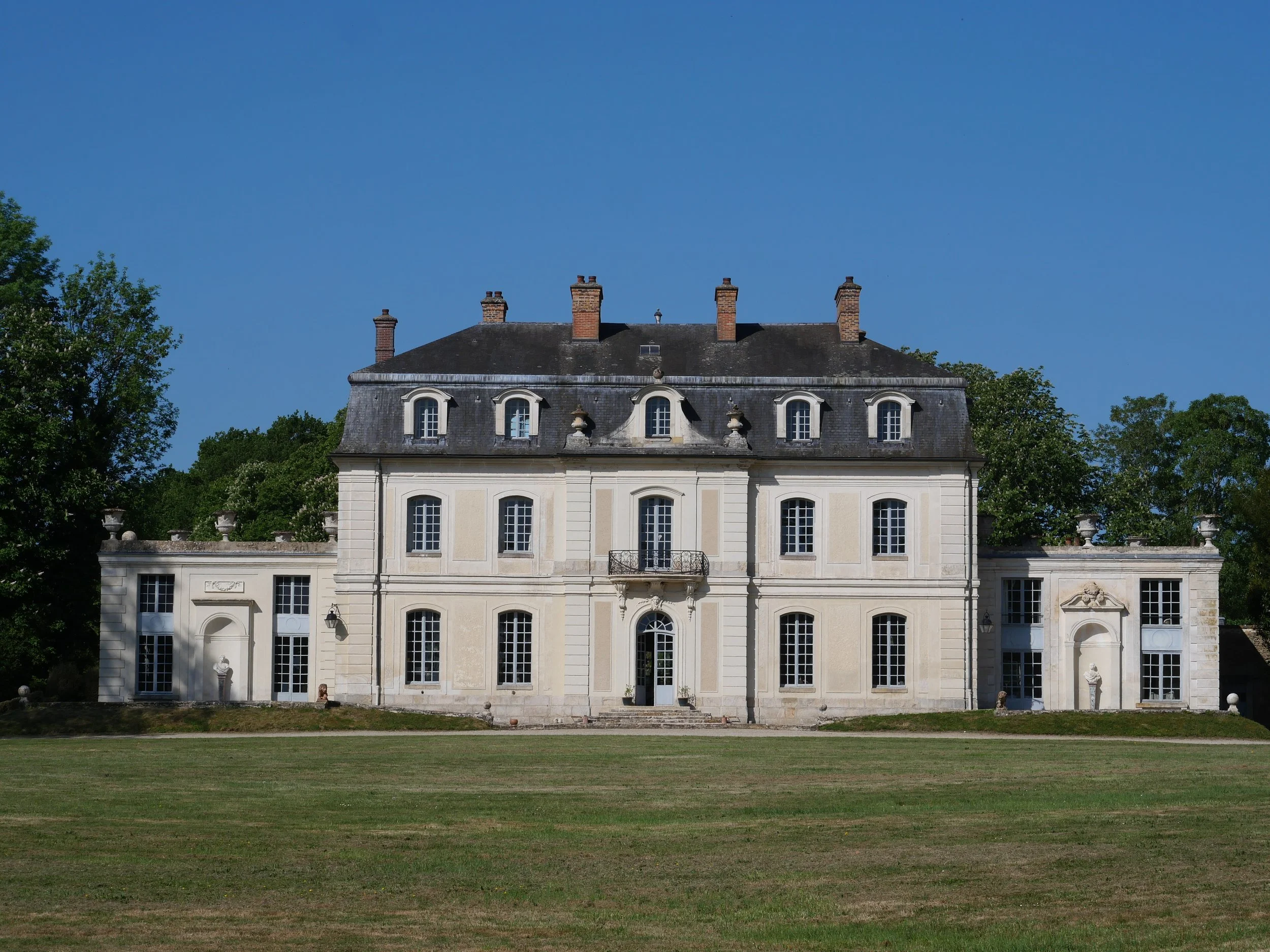 francis-york-18th-century-chateau-60km-from-paris-54.JPG