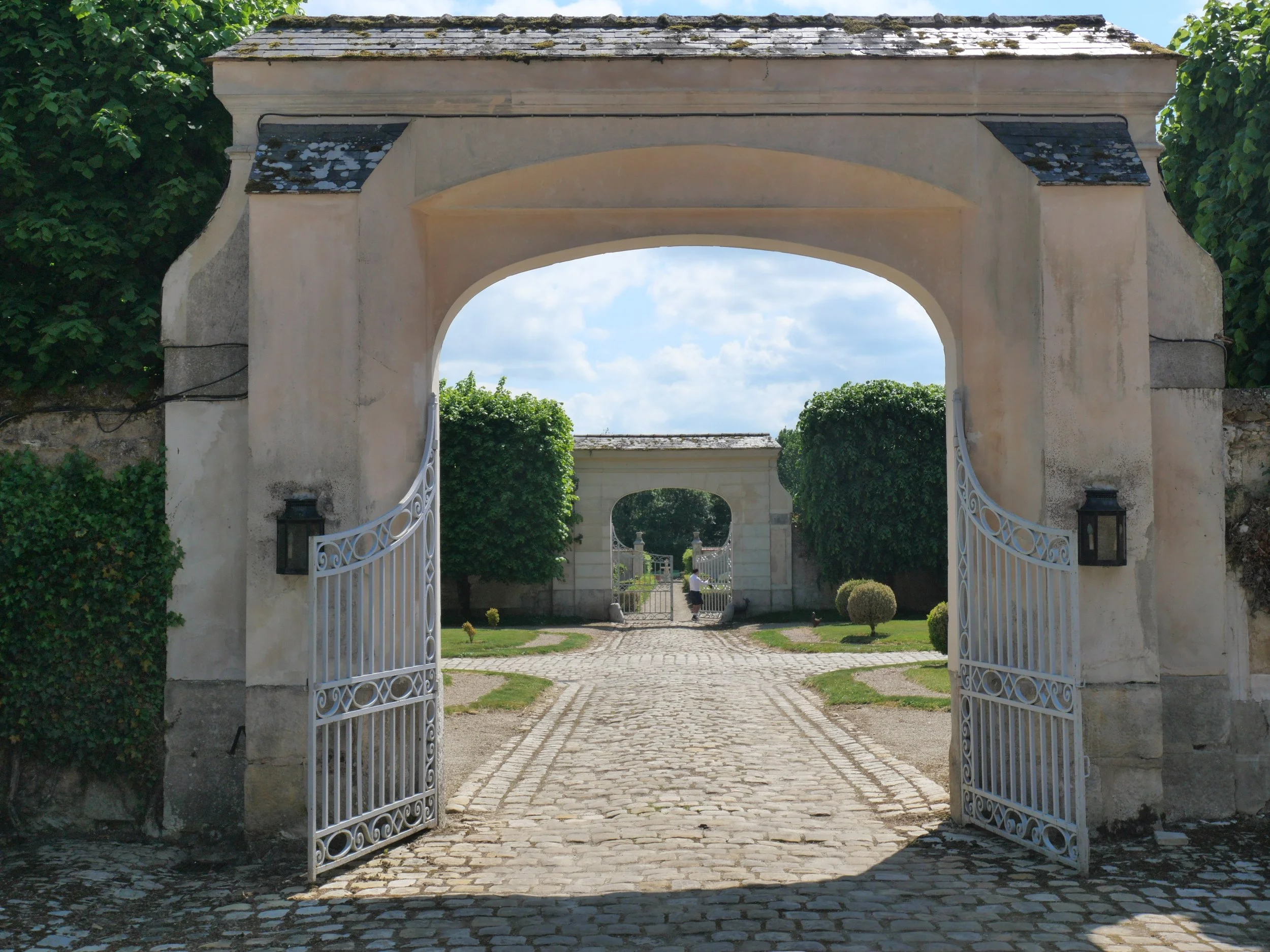 francis-york-18th-century-chateau-60km-from-paris-83.JPG