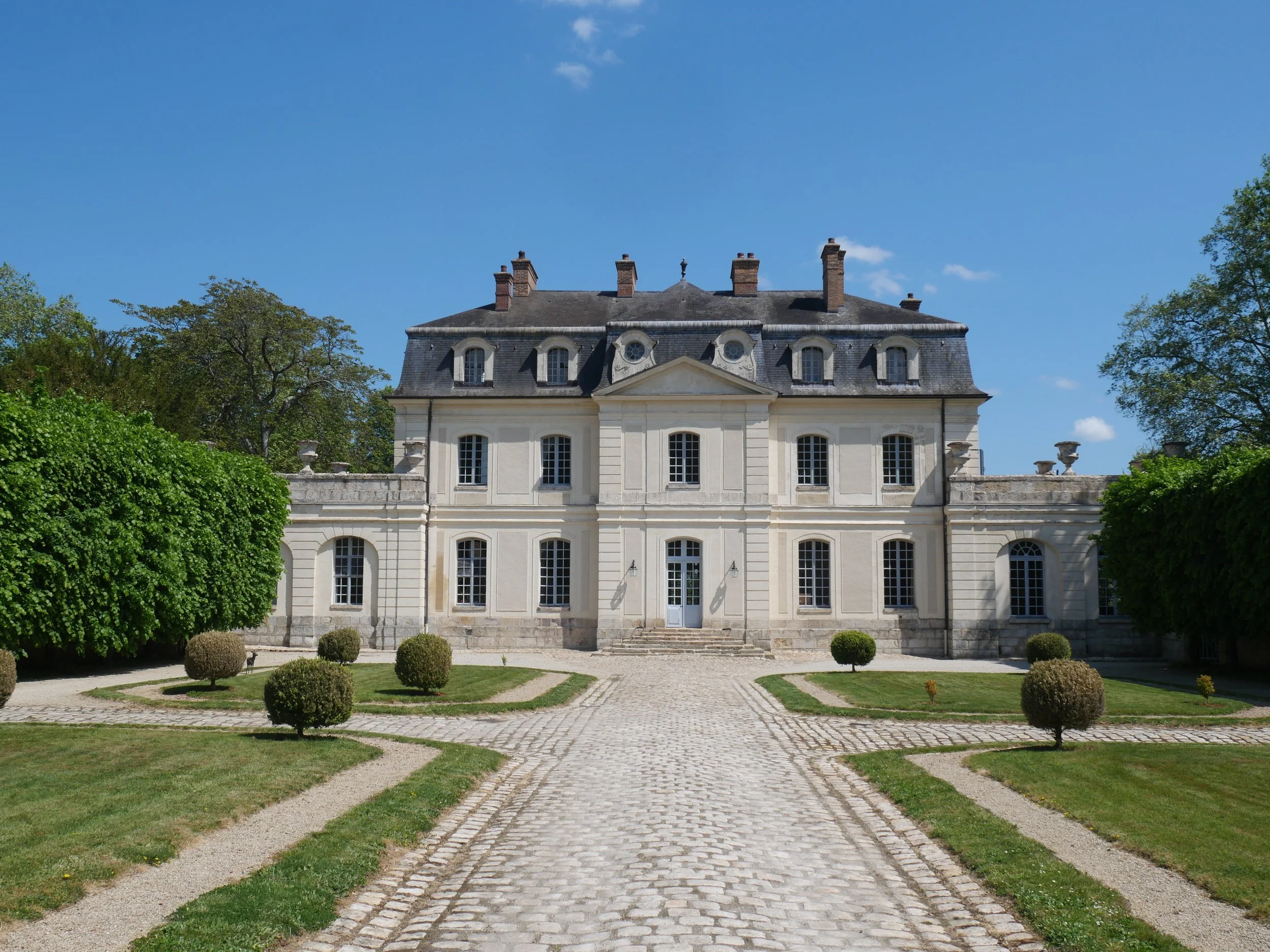 francis-york-18th-century-chateau-60km-from-paris-84.JPG