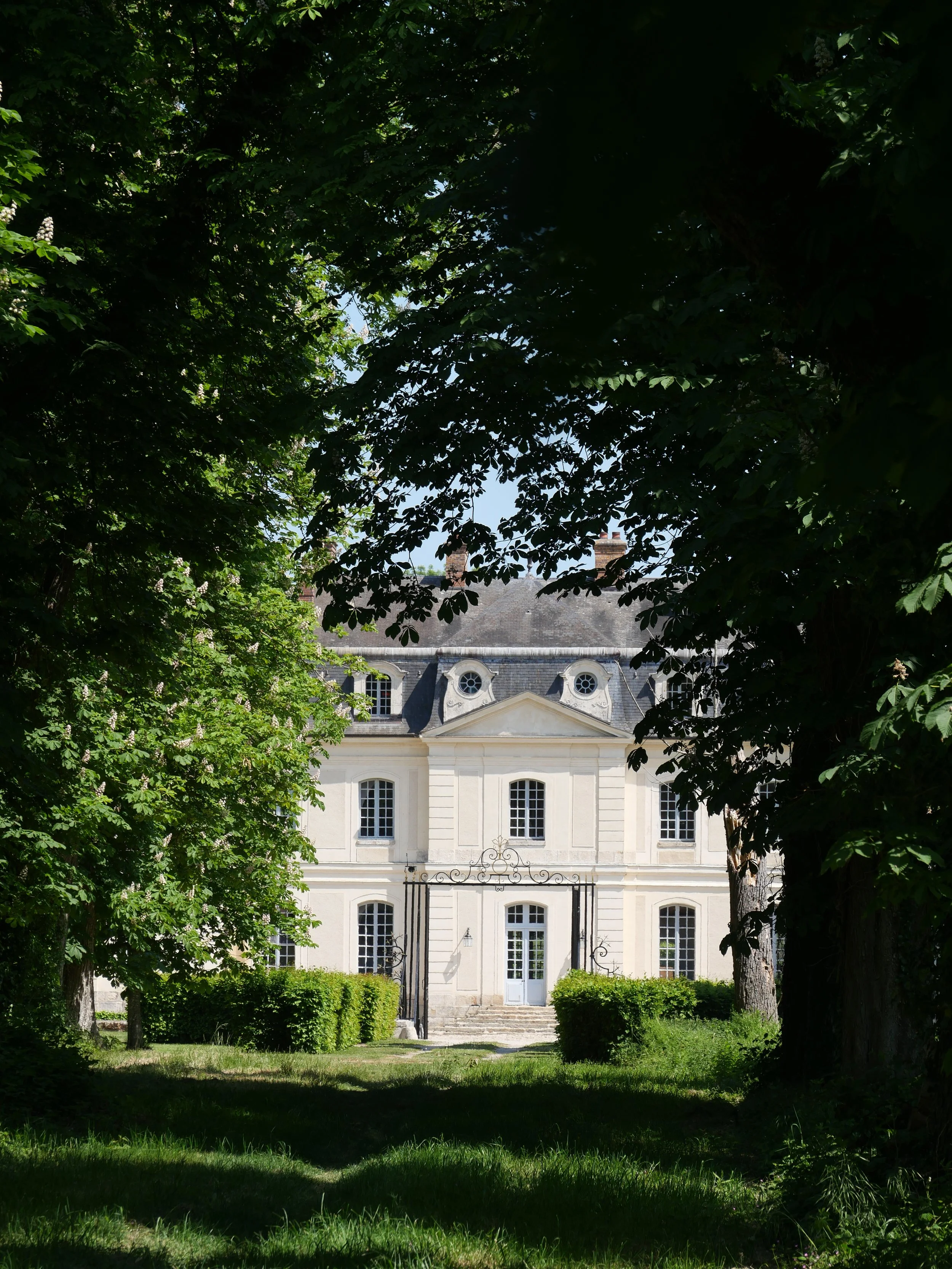 francis-york-18th-century-chateau-60km-from-paris-85.JPG