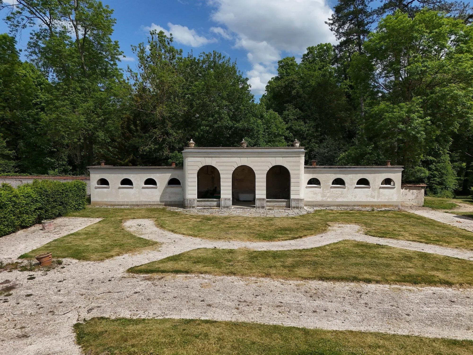 francis-york-18th-century-chateau-60km-from-paris-34.JPG