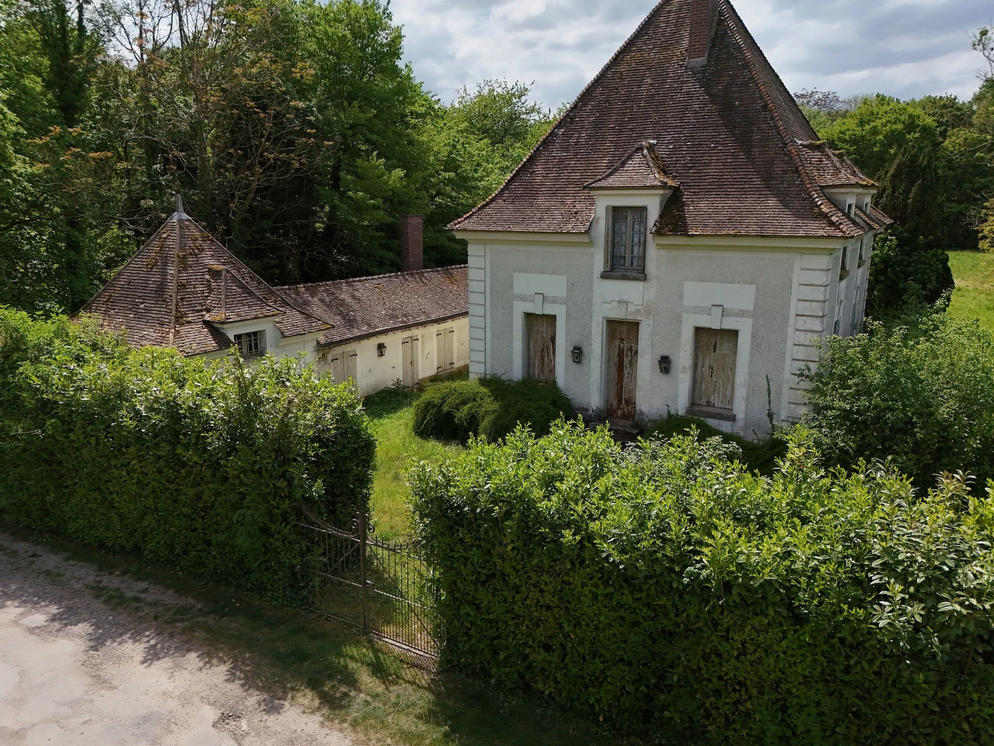 francis-york-18th-century-chateau-60km-from-paris-35.JPG
