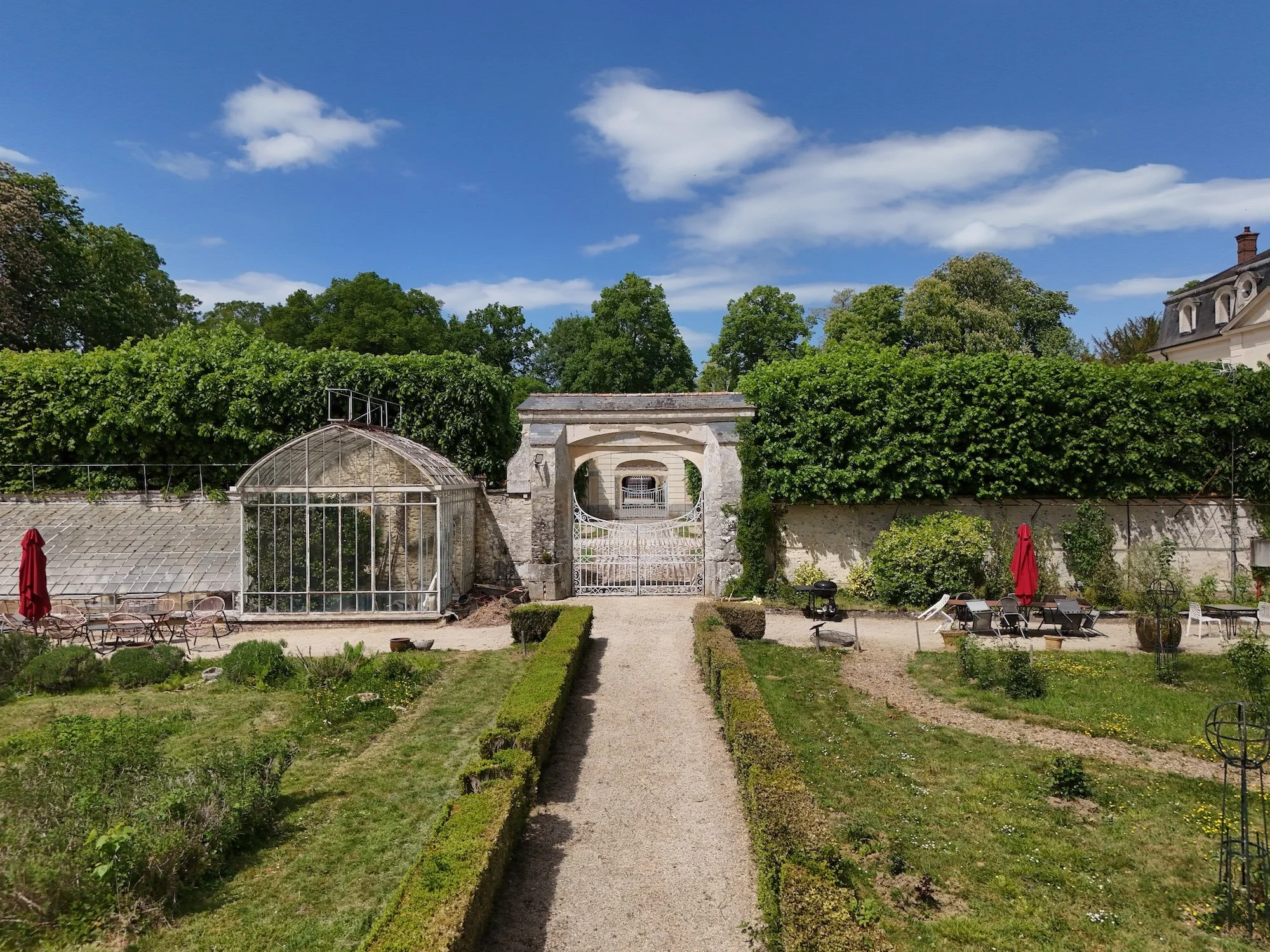 francis-york-18th-century-chateau-60km-from-paris-38.JPG