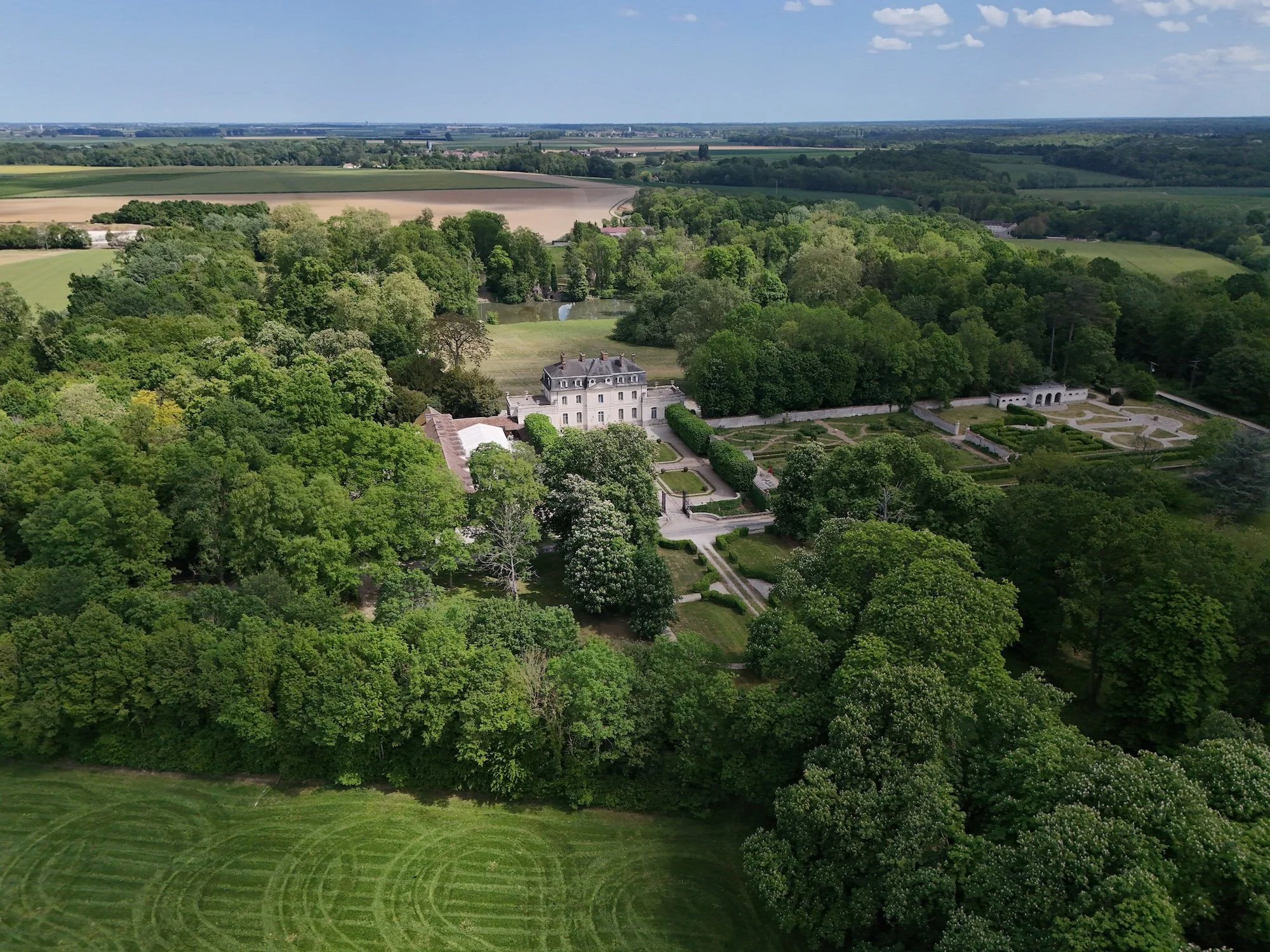 francis-york-18th-century-chateau-60km-from-paris-30.JPG