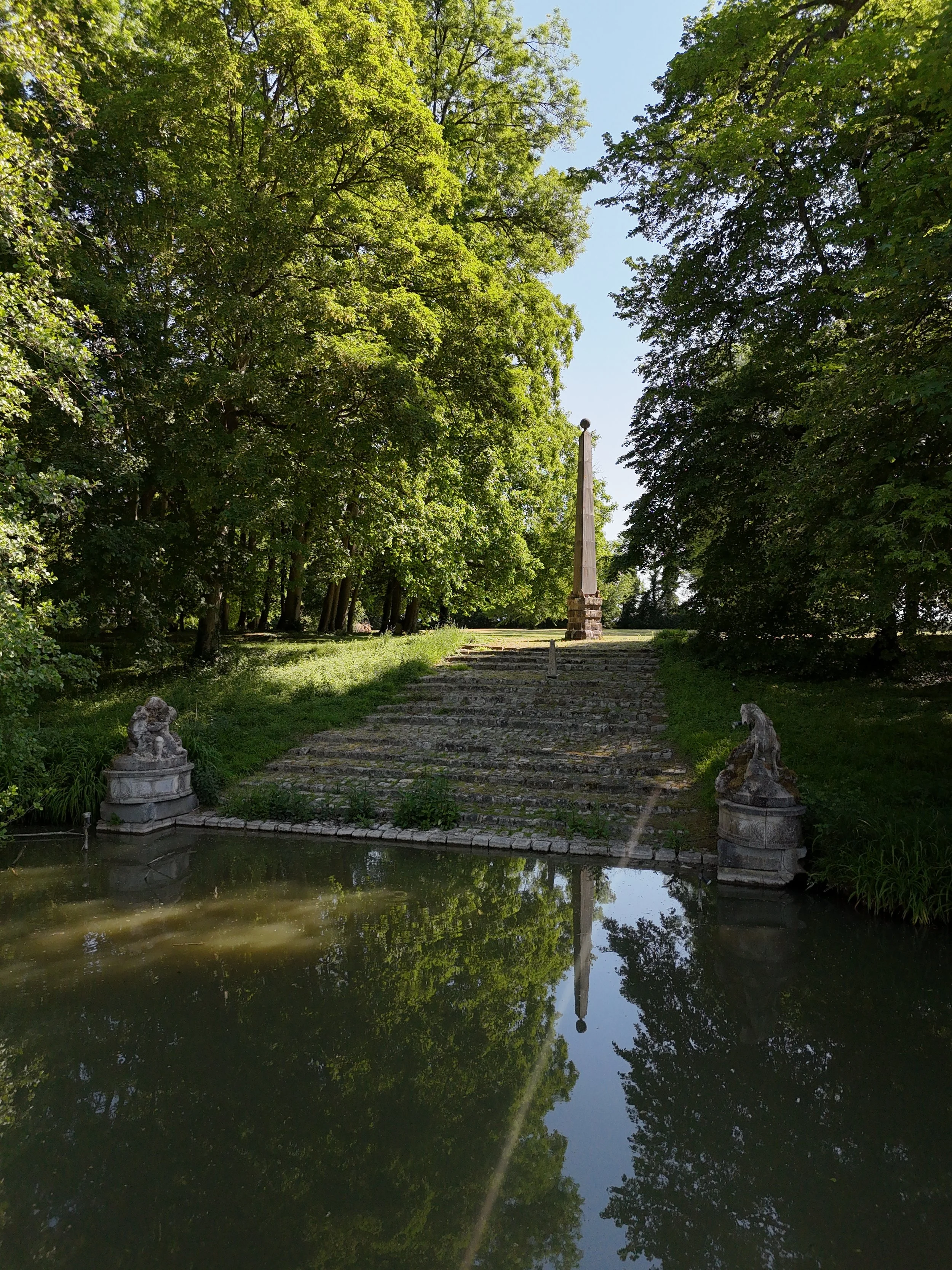 francis-york-18th-century-chateau-60km-from-paris-4.JPG