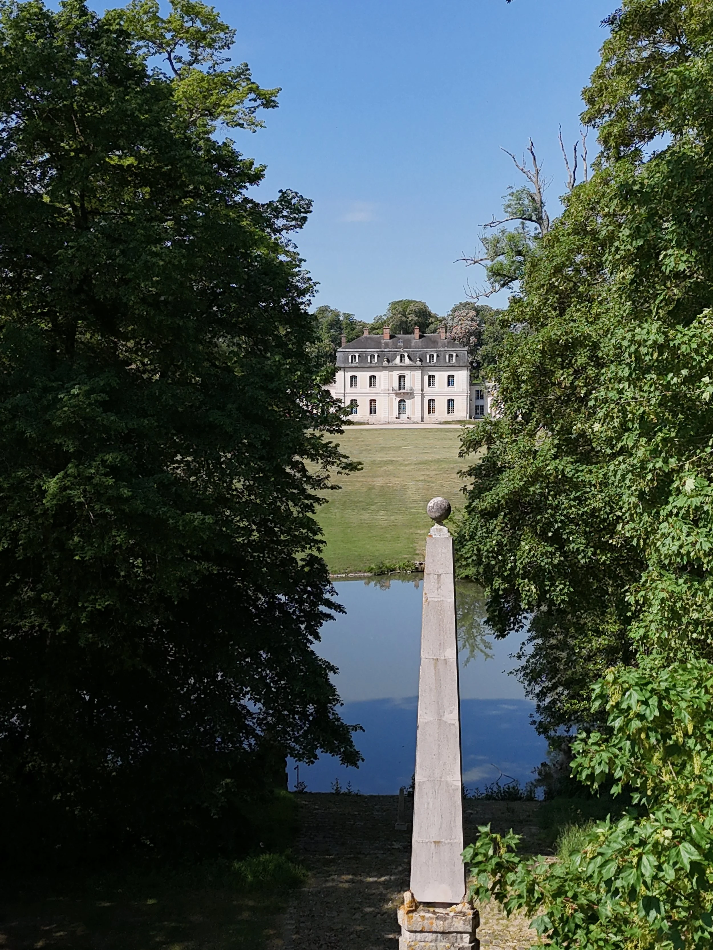 francis-york-18th-century-chateau-60km-from-paris-8.JPG